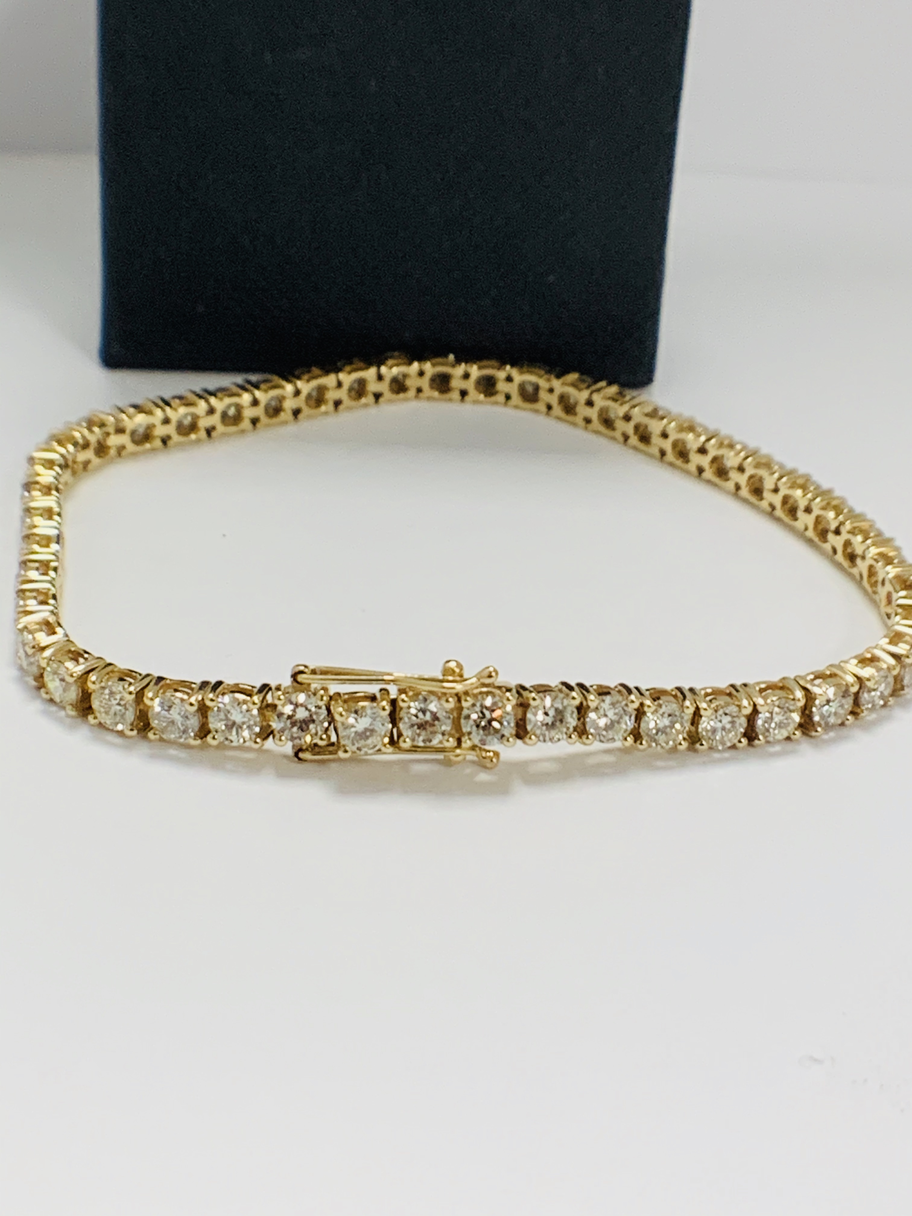 14ct Yellow Gold Diamond tennis bracelet featuring, 47 round brilliant cut Diamonds (4.92ct TDw), cl - Image 13 of 15