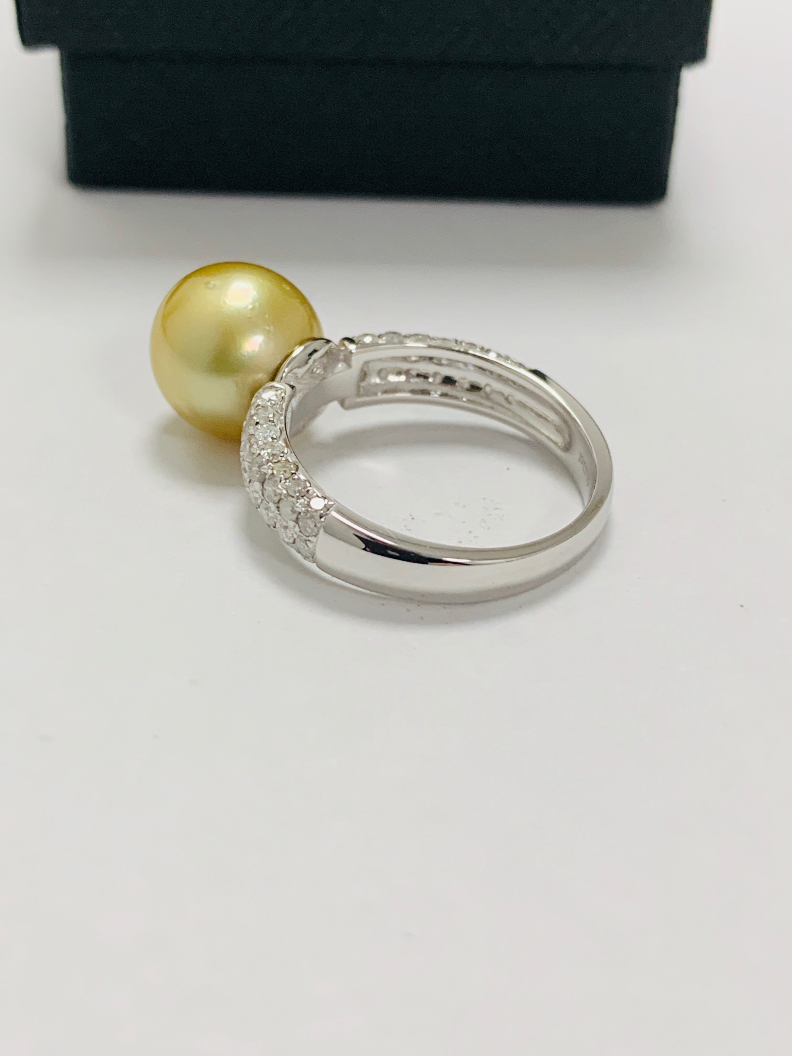 14ct white gold pearl & diamond ring. - Image 8 of 13