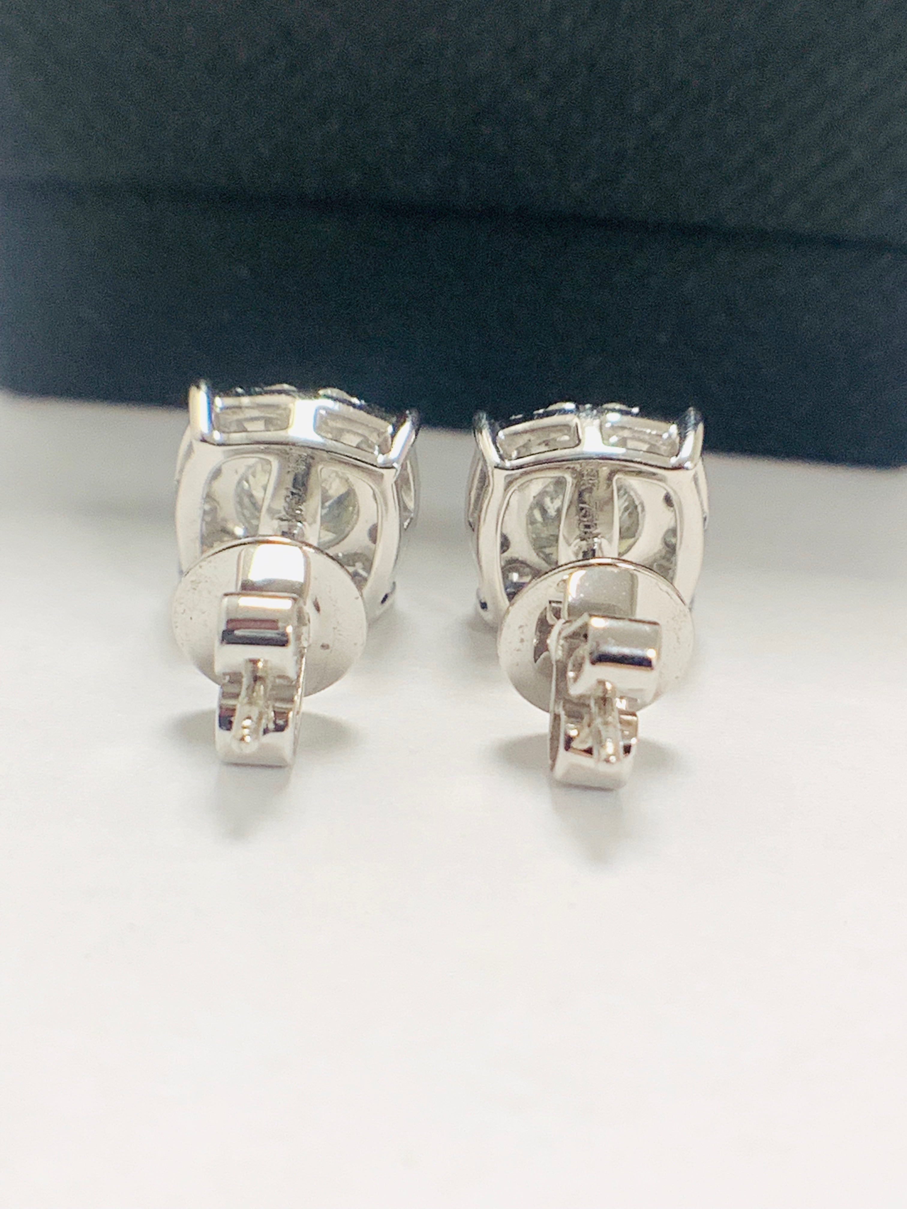 18ct White Gold Diamond earrings featuring centre, 2 round brilliant cut Diamonds (1.39ct) - Image 6 of 11