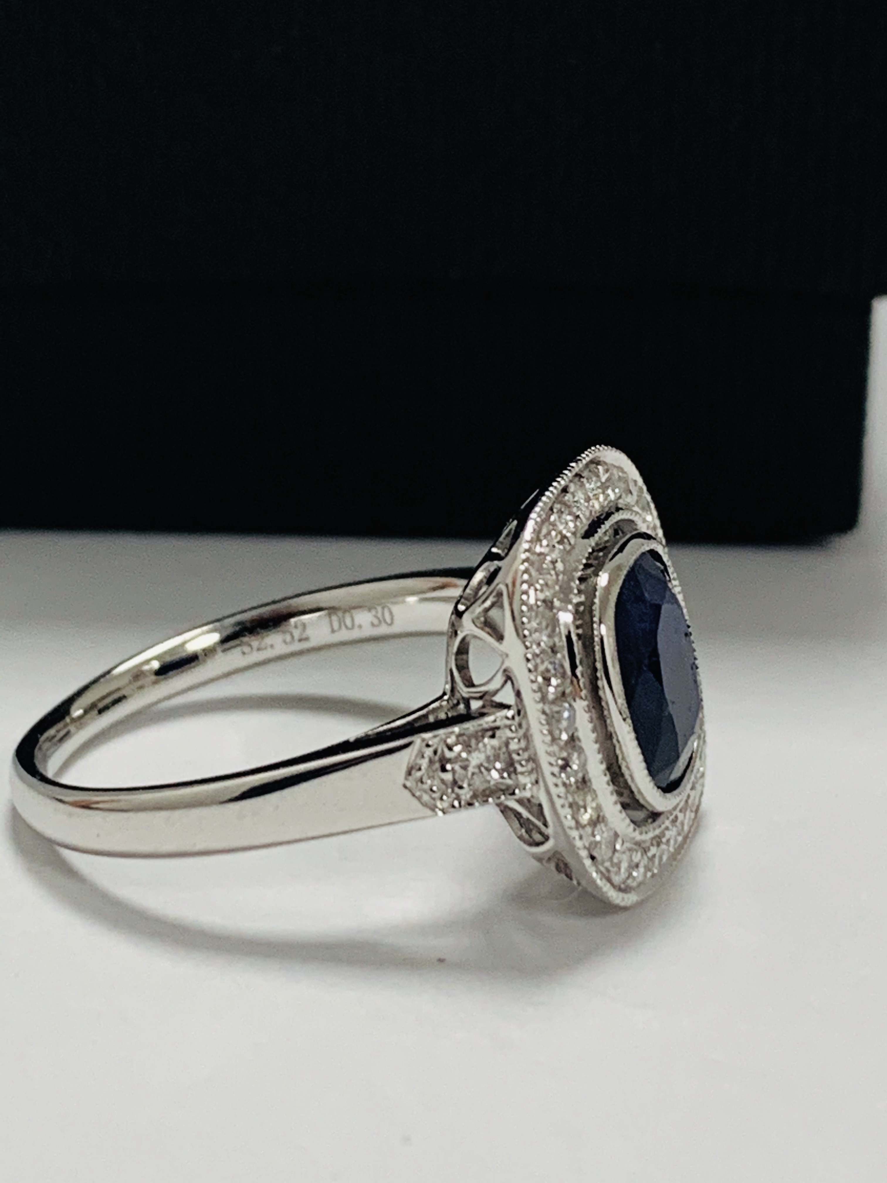 18ct White Gold Sapphire and Diamond ring featuring centre, cushion cut, natural Kashmir Sapphire (2 - Image 7 of 12