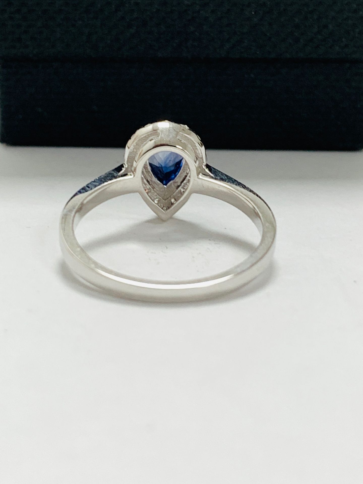 14ct white gold sapphire and diamond ring - Image 5 of 12