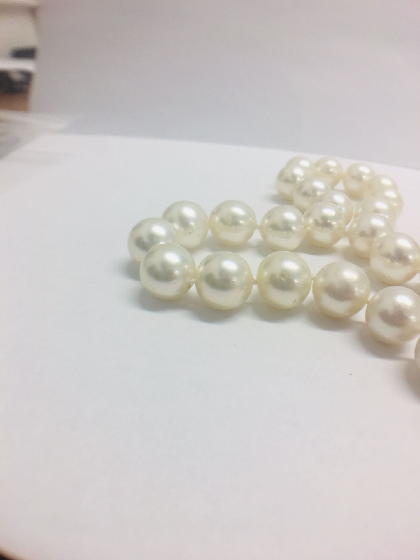 strand 35 south sea pearls with 14ct white gold filagree style ball - Image 9 of 9
