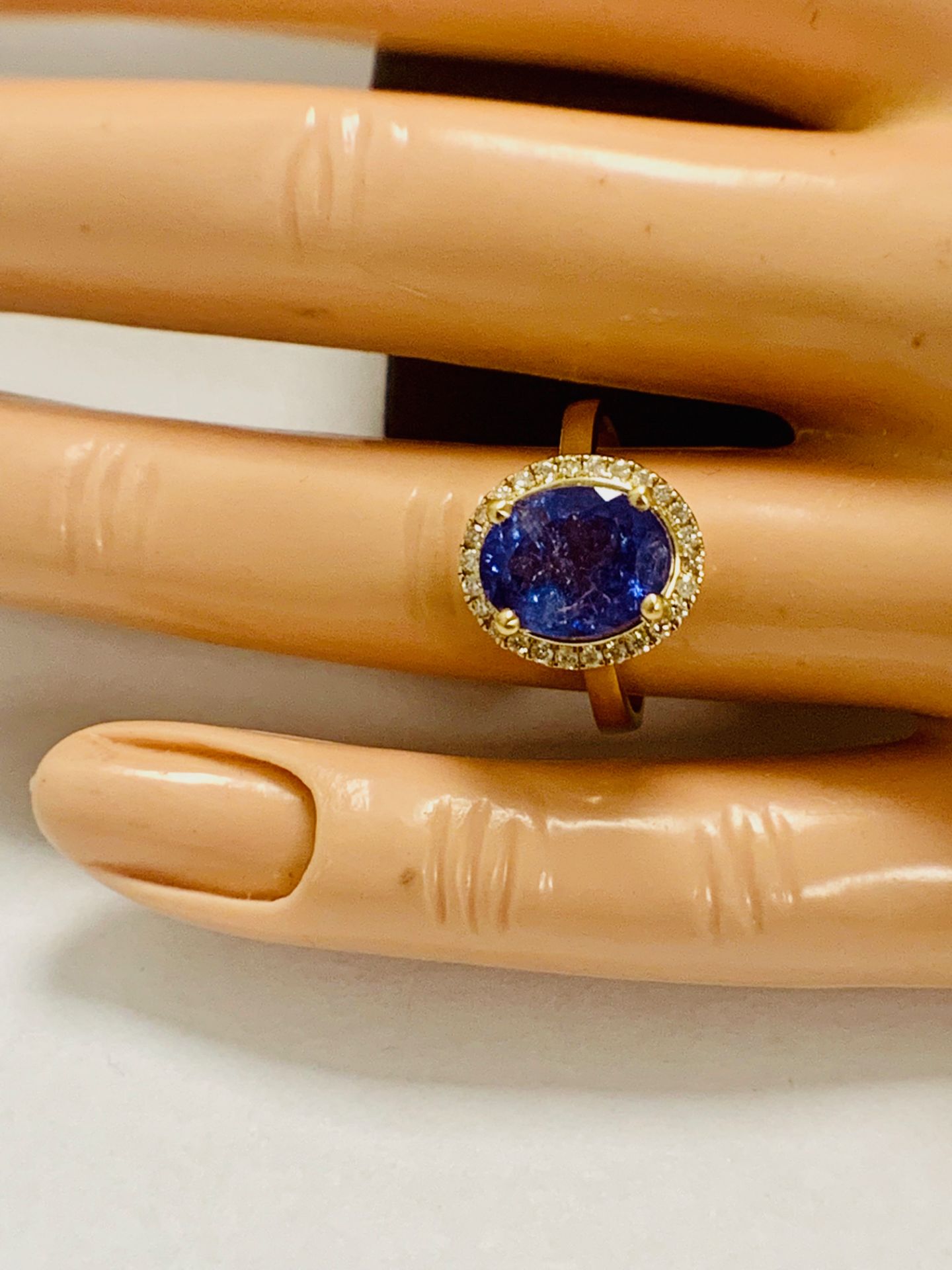 14ct Yellow Gold Tanzanite and Diamond ring - Image 11 of 13