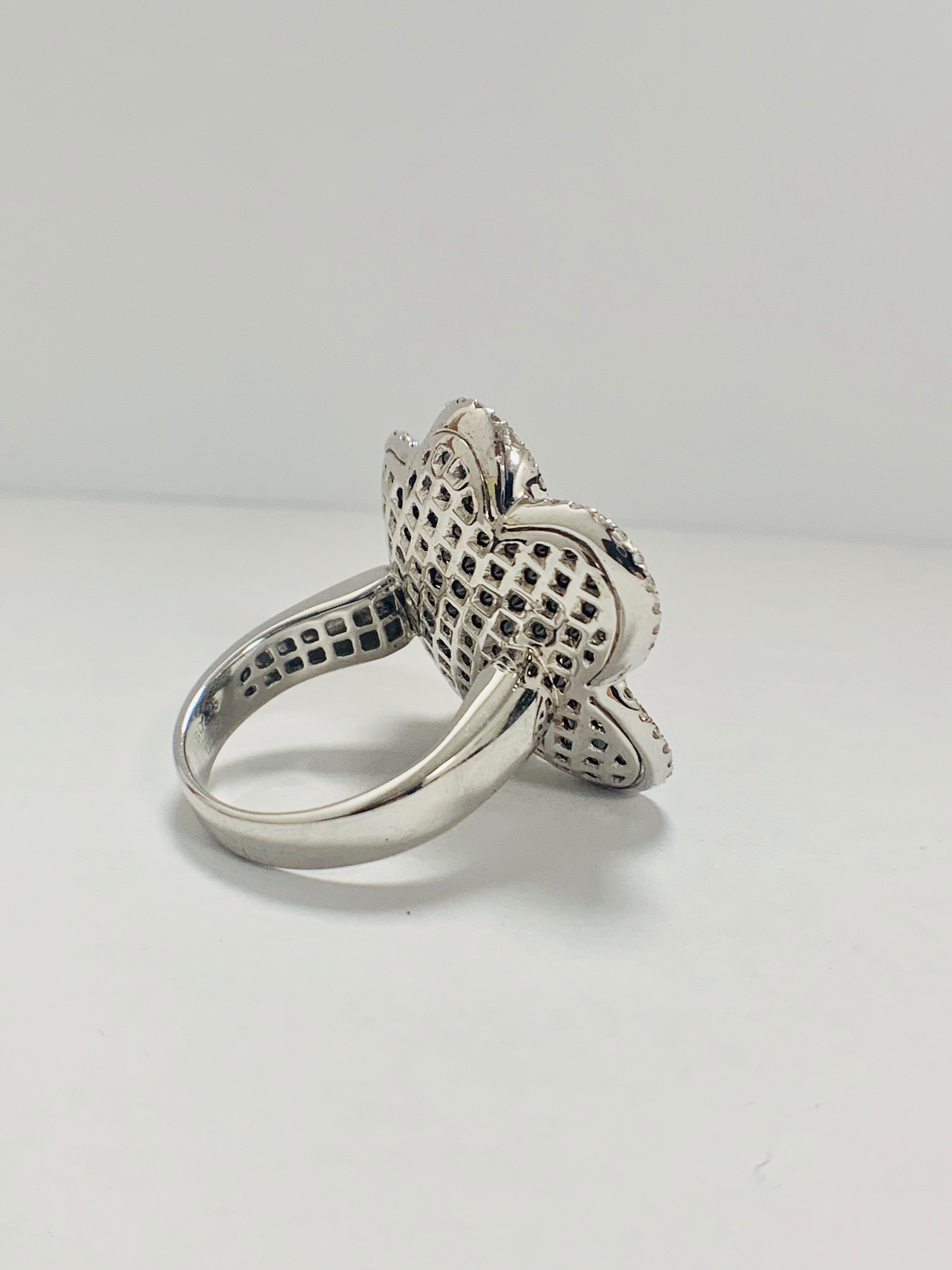 18ct White Gold Diamond flower design ring featuring 123 round cut, black Diamonds (2.25ct TBDW) - Image 6 of 13