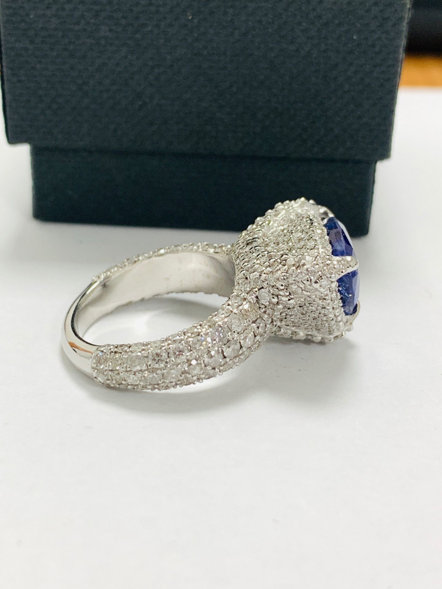 platinum tanzanite ring - Image 8 of 13