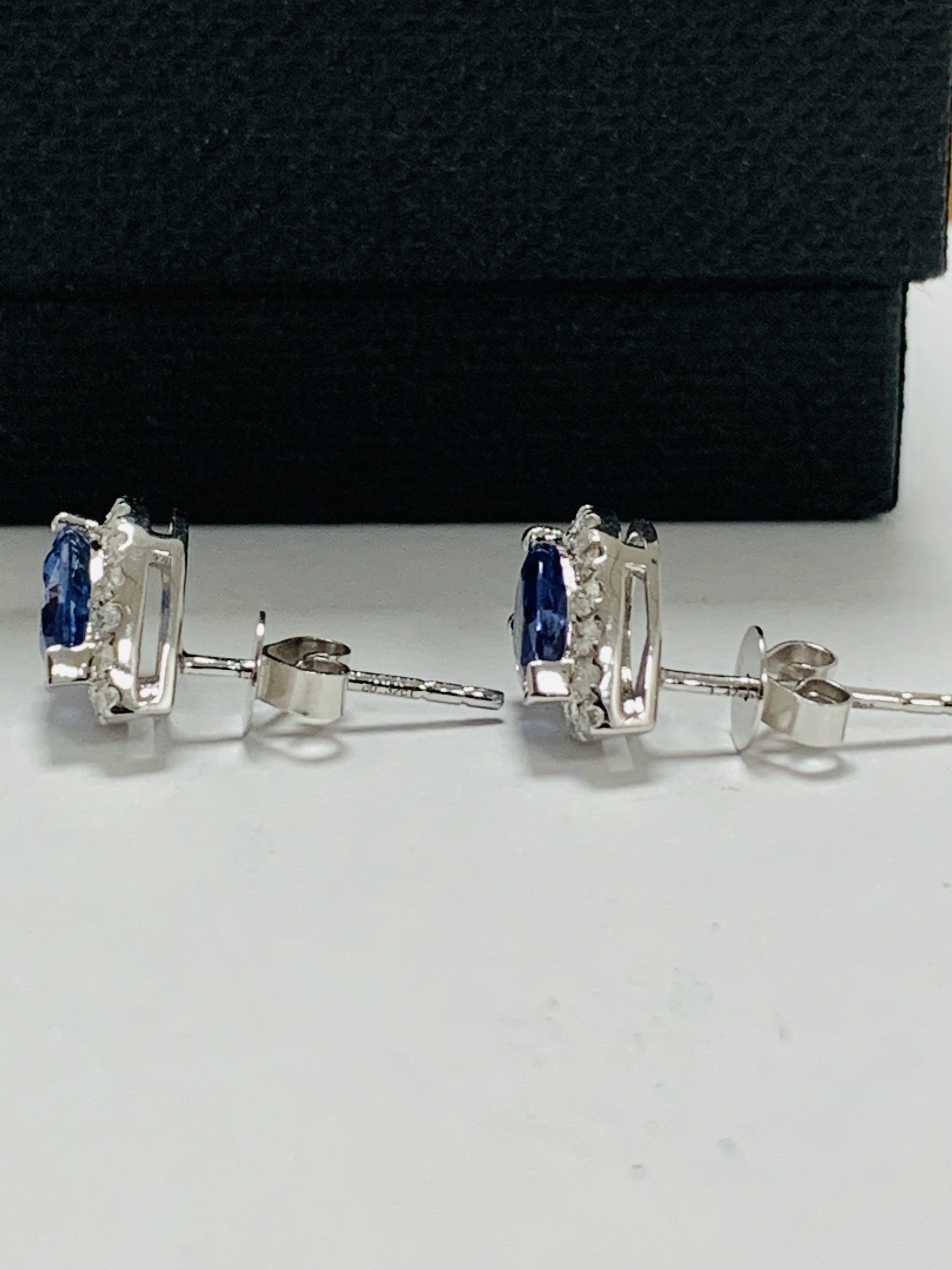 14ct White Gold Sapphire and Diamond earrings featuring centre, 2 pear cut, medium blue Sapphire (1. - Image 3 of 12