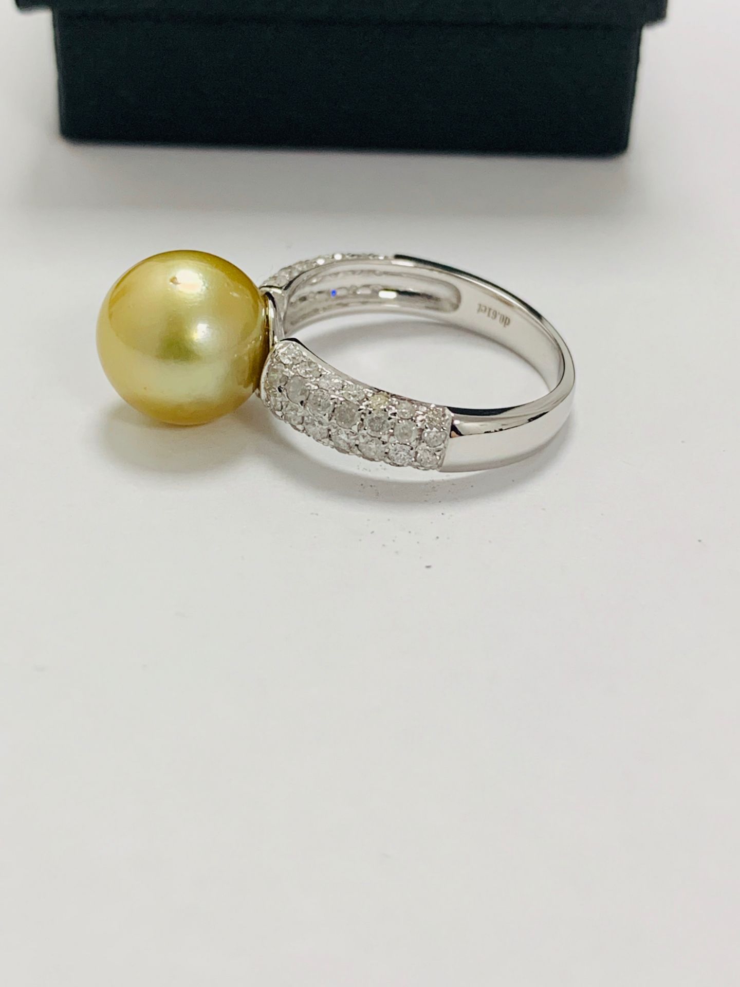 14ct white gold pearl & diamond ring. - Image 7 of 13