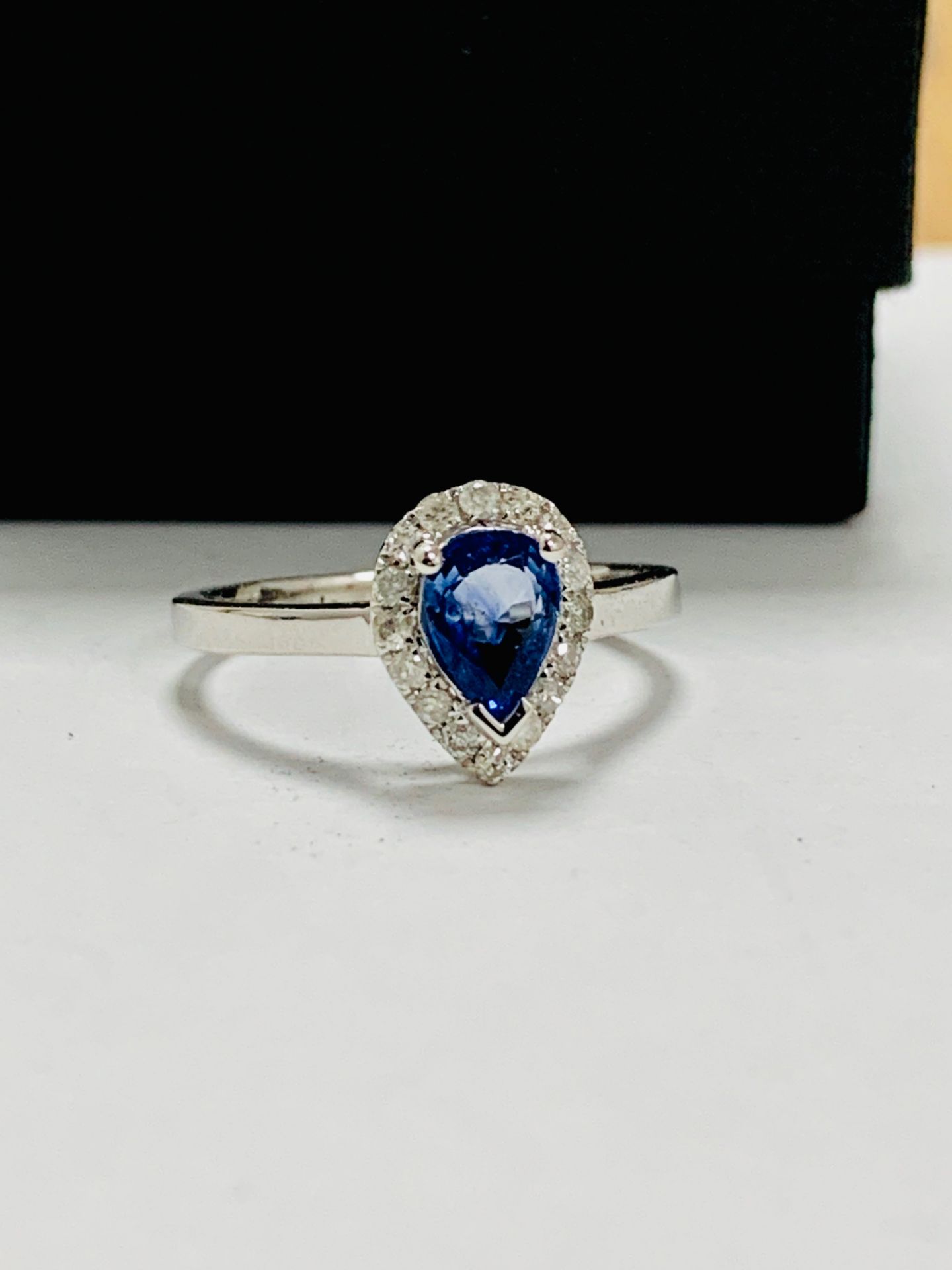 14ct white gold sapphire and diamond ring - Image 9 of 12