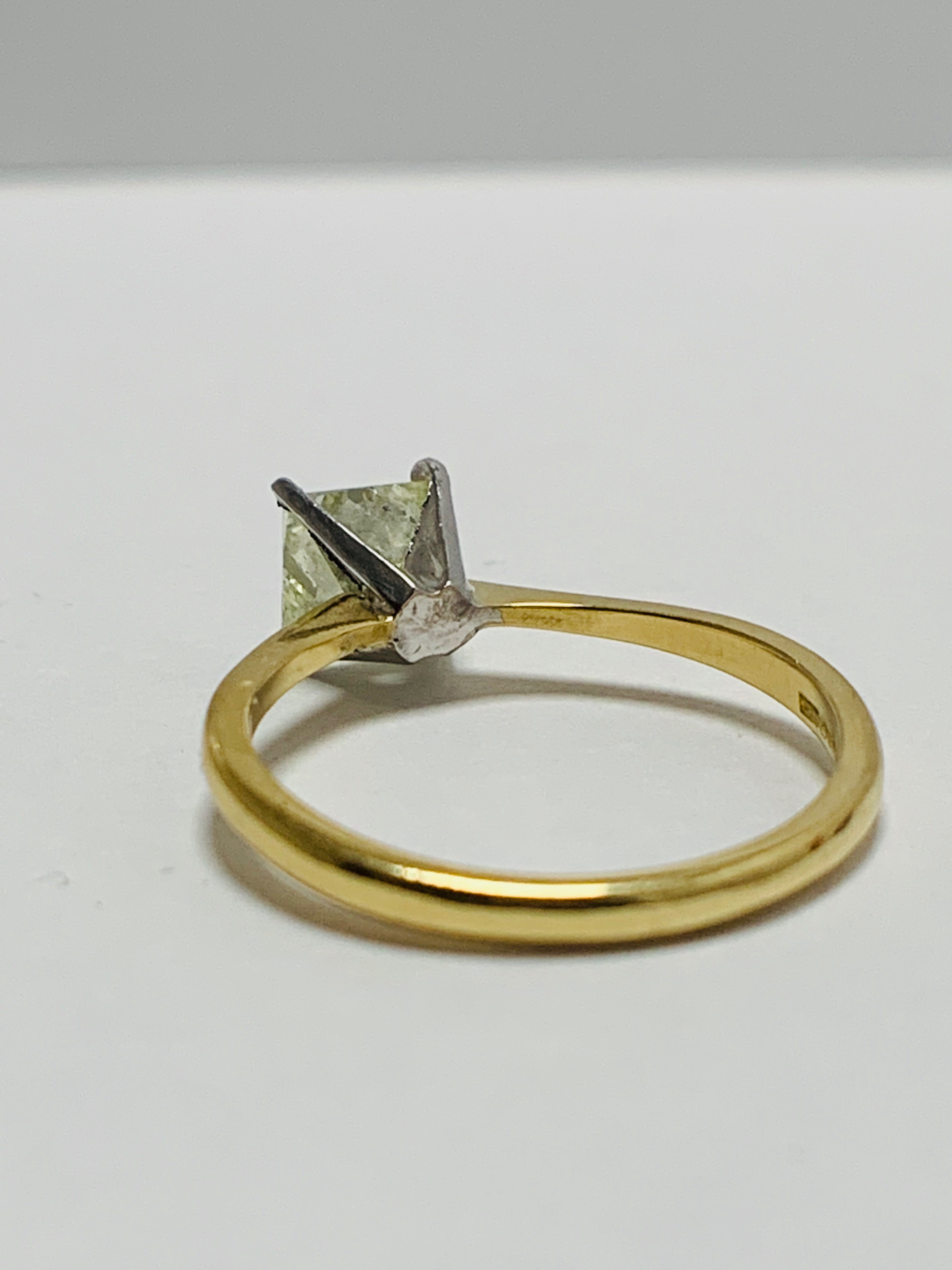 18ct Princess Cut natural diamond solitaire ring - Image 6 of 10