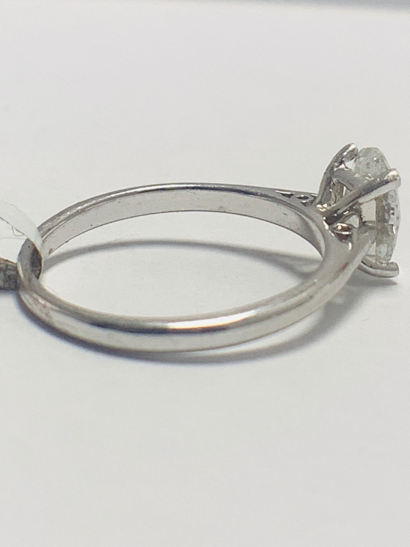 1ct Oval diamond solitaire platinum ring - Image 4 of 9