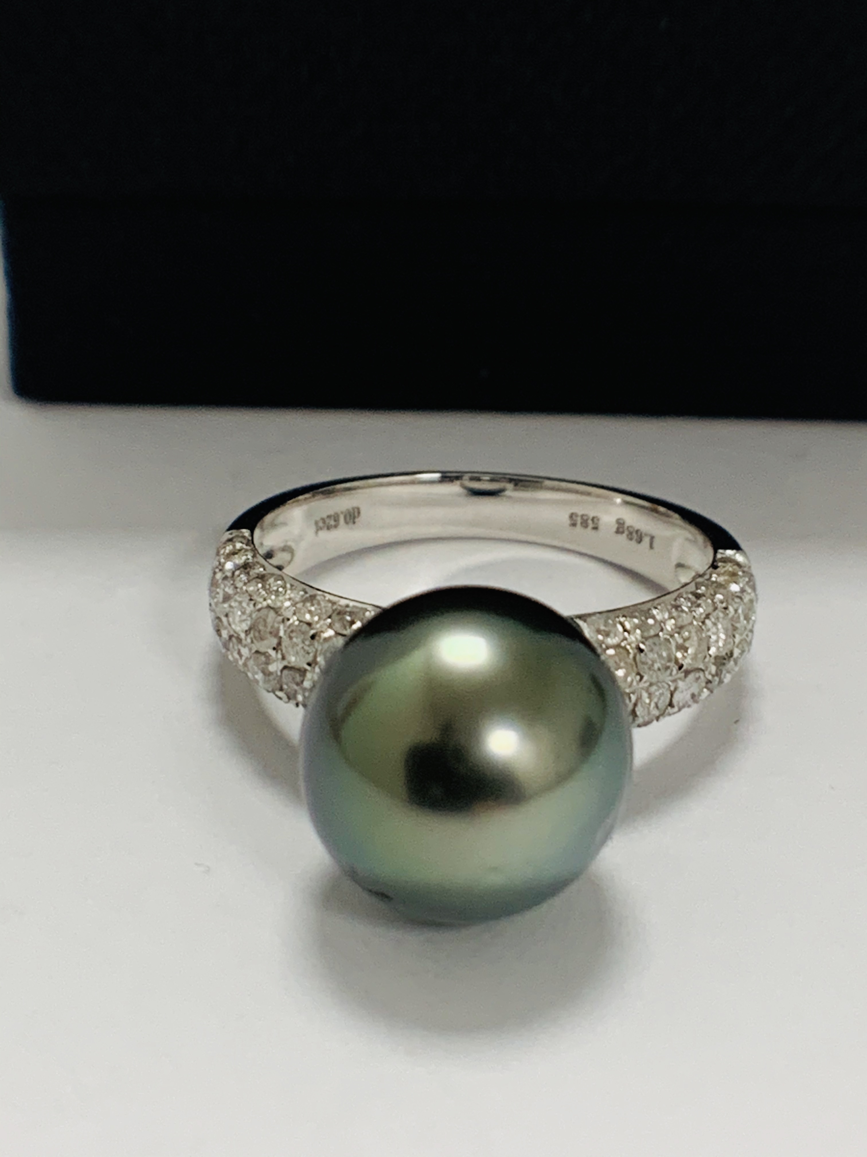 14ct White Gold Pearl and Diamond ring - Image 2 of 15