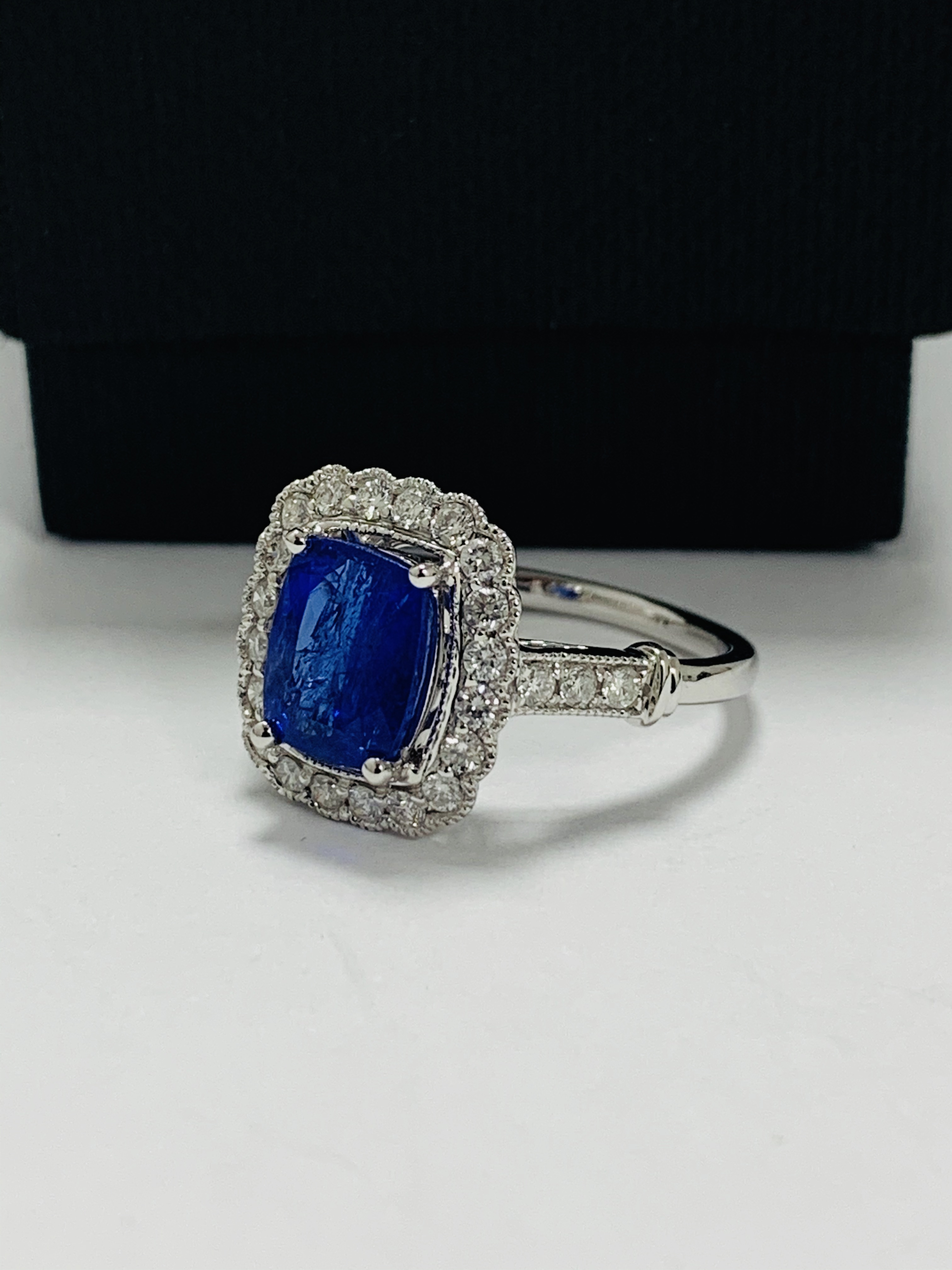 18ct White Gold Tanzanite and Diamond ring featuring centre, cushion cut Tanzanite (2.66ct), claw se - Image 2 of 12