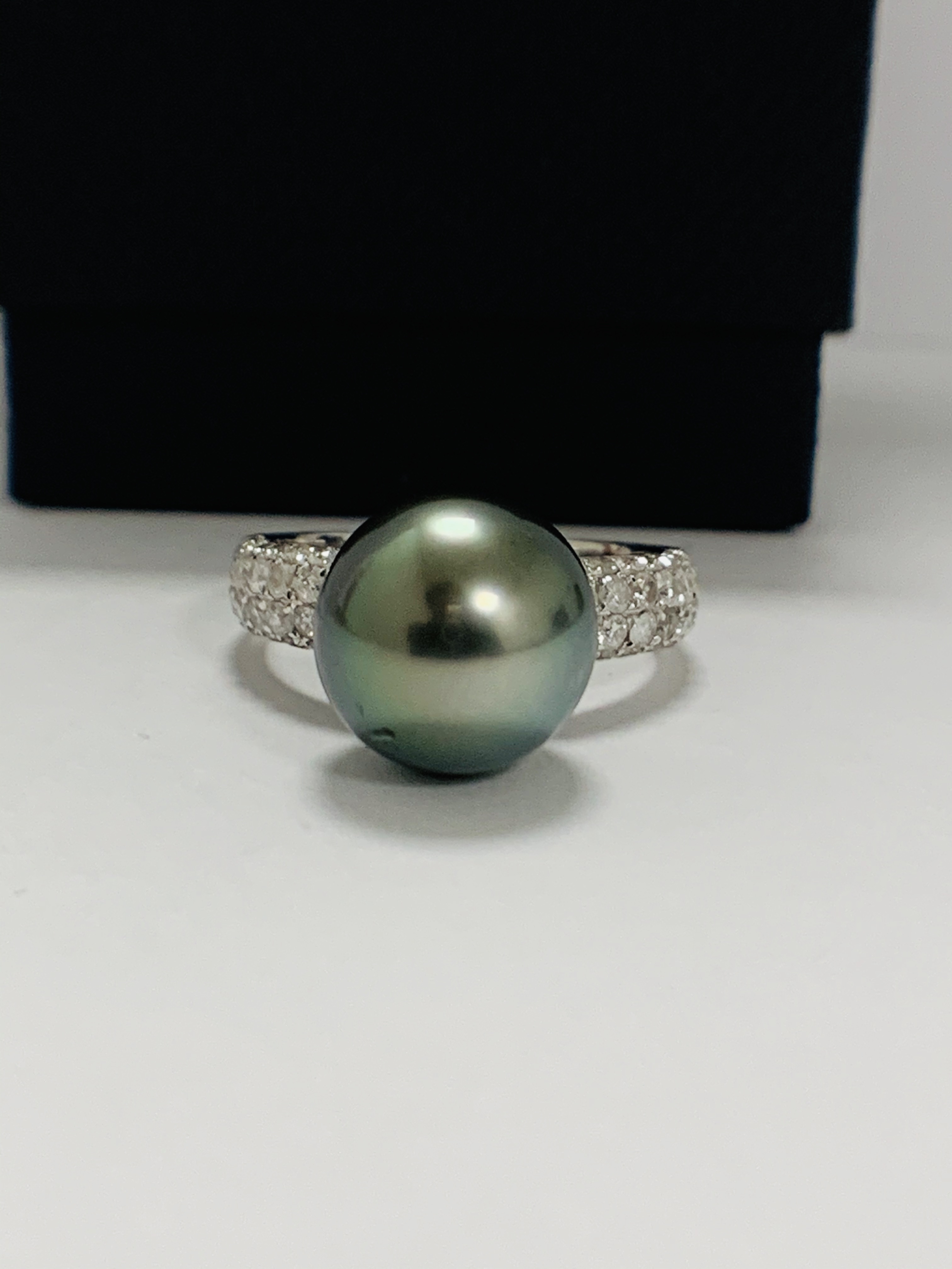14ct White Gold Pearl and Diamond ring - Image 10 of 15