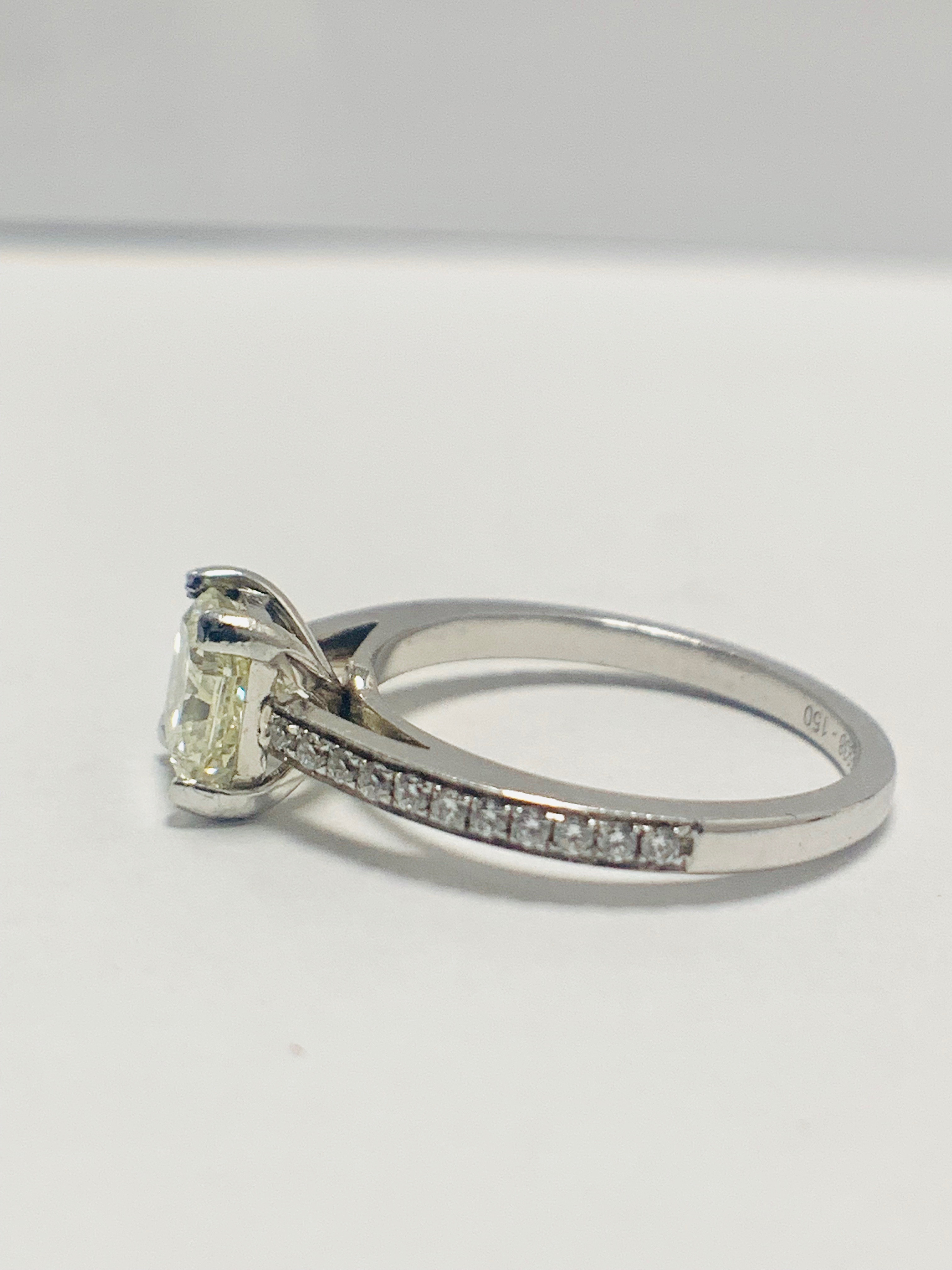 1ct cushion cut platinum diamond solitaire ring - Image 3 of 8