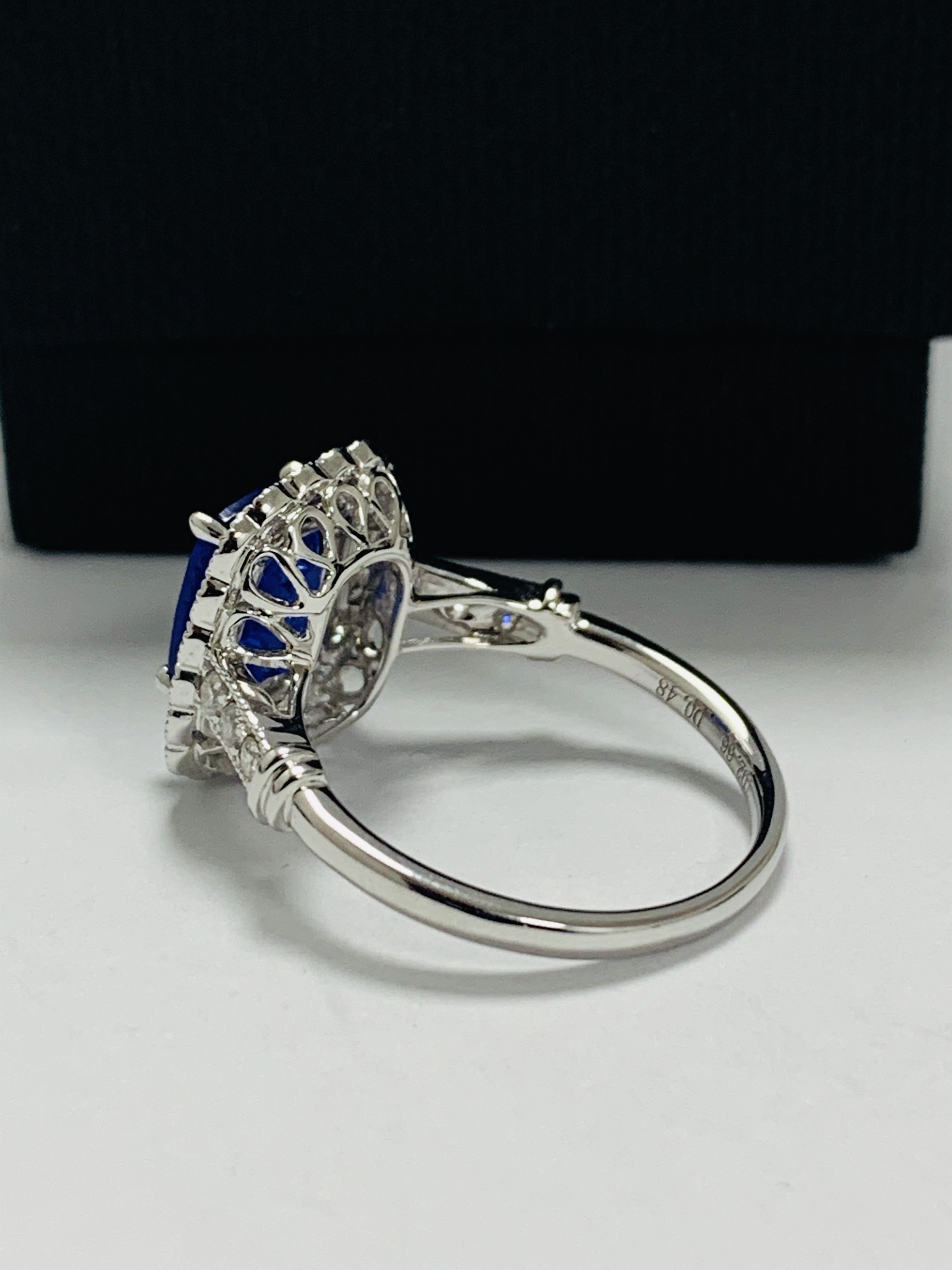 18ct White Gold Tanzanite and Diamond ring featuring centre, cushion cut Tanzanite (2.66ct), claw se - Image 5 of 12