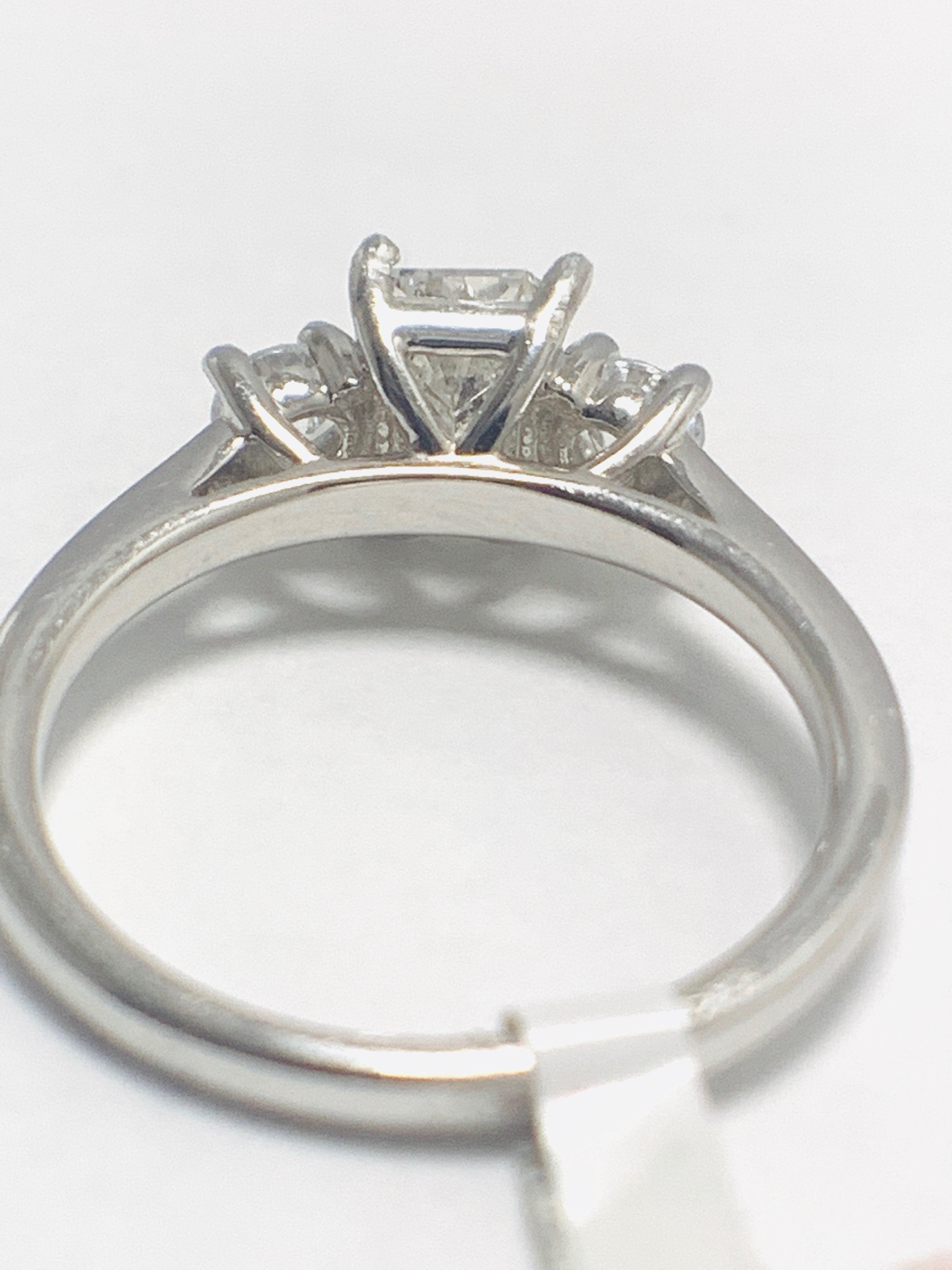 1.50ct trilogy platinum diamond ring - Image 6 of 10