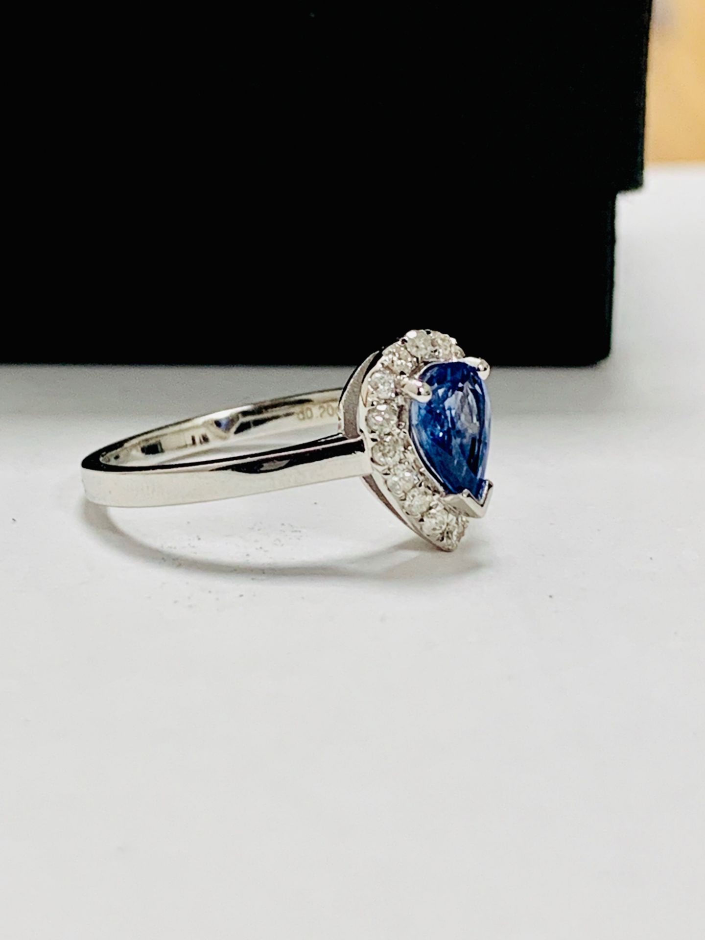 14ct white gold sapphire and diamond ring - Image 8 of 12