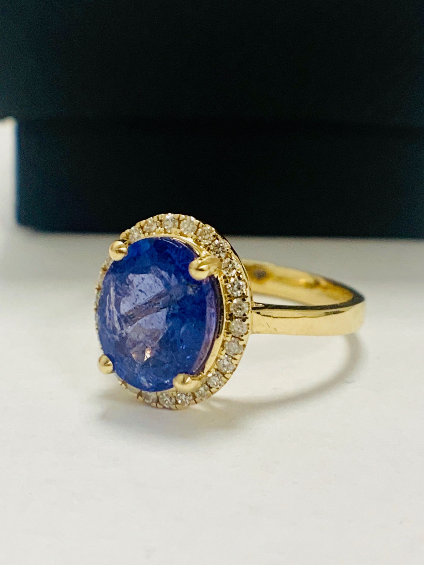 14ct Yellow Gold Tanzanite and Diamond ring - Image 2 of 13