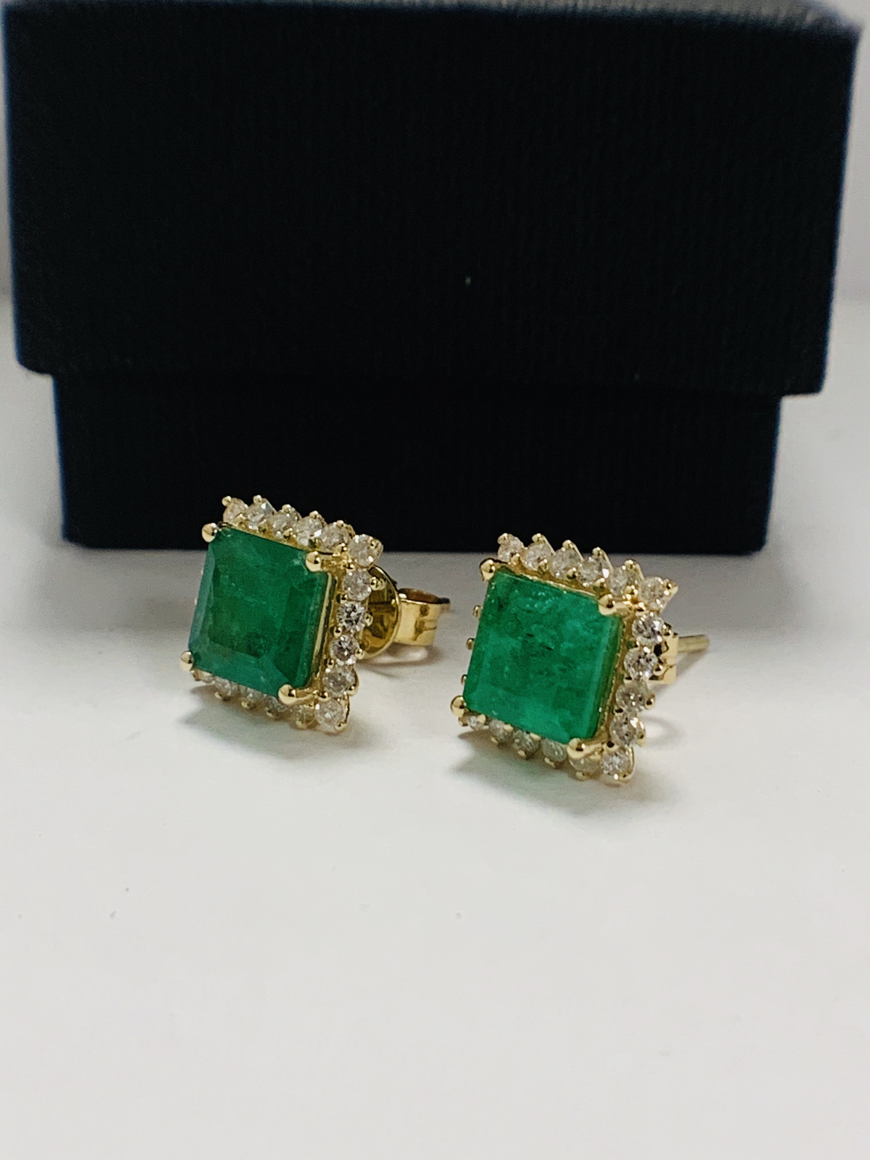14ct Yellow Gold emerald and Diamond earrings featuring centre, 2 square cut Emeralds (3.51ct TSW), - Image 2 of 13