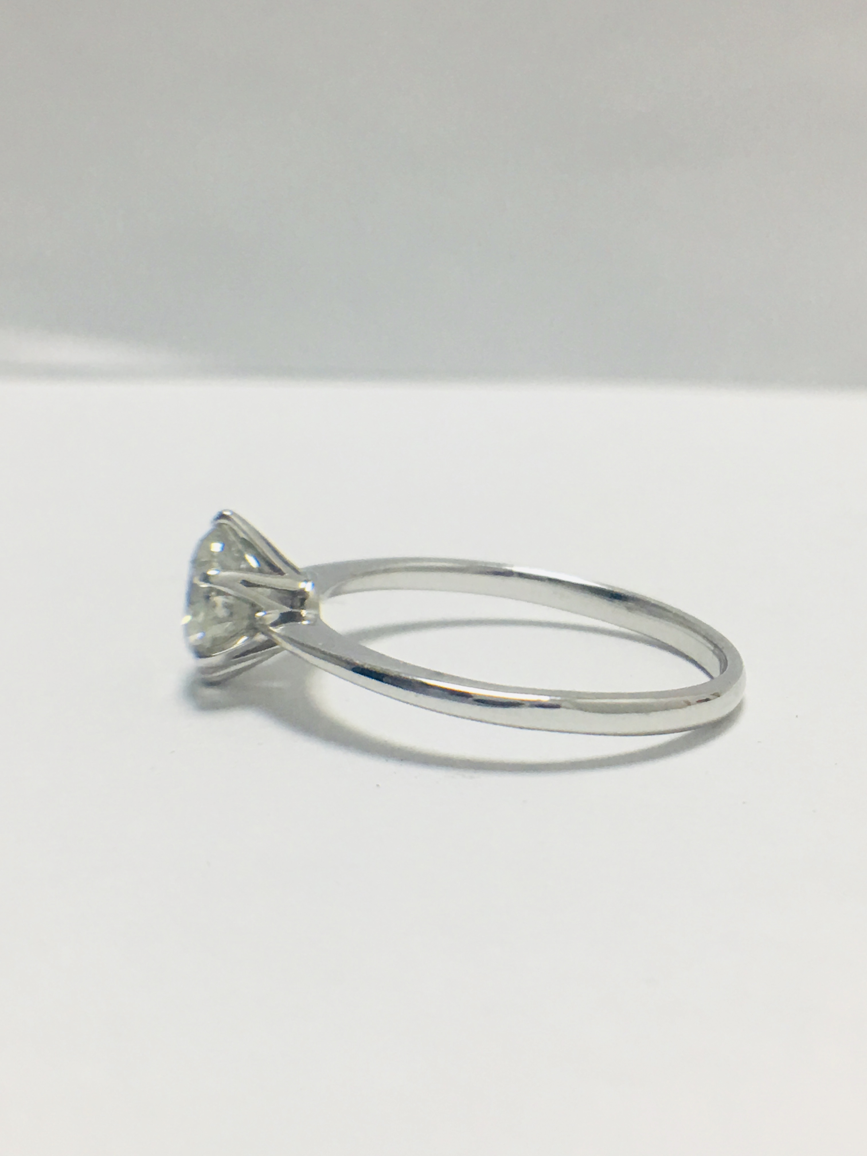 1ct platinum Diamond solitaire ring - Image 3 of 10