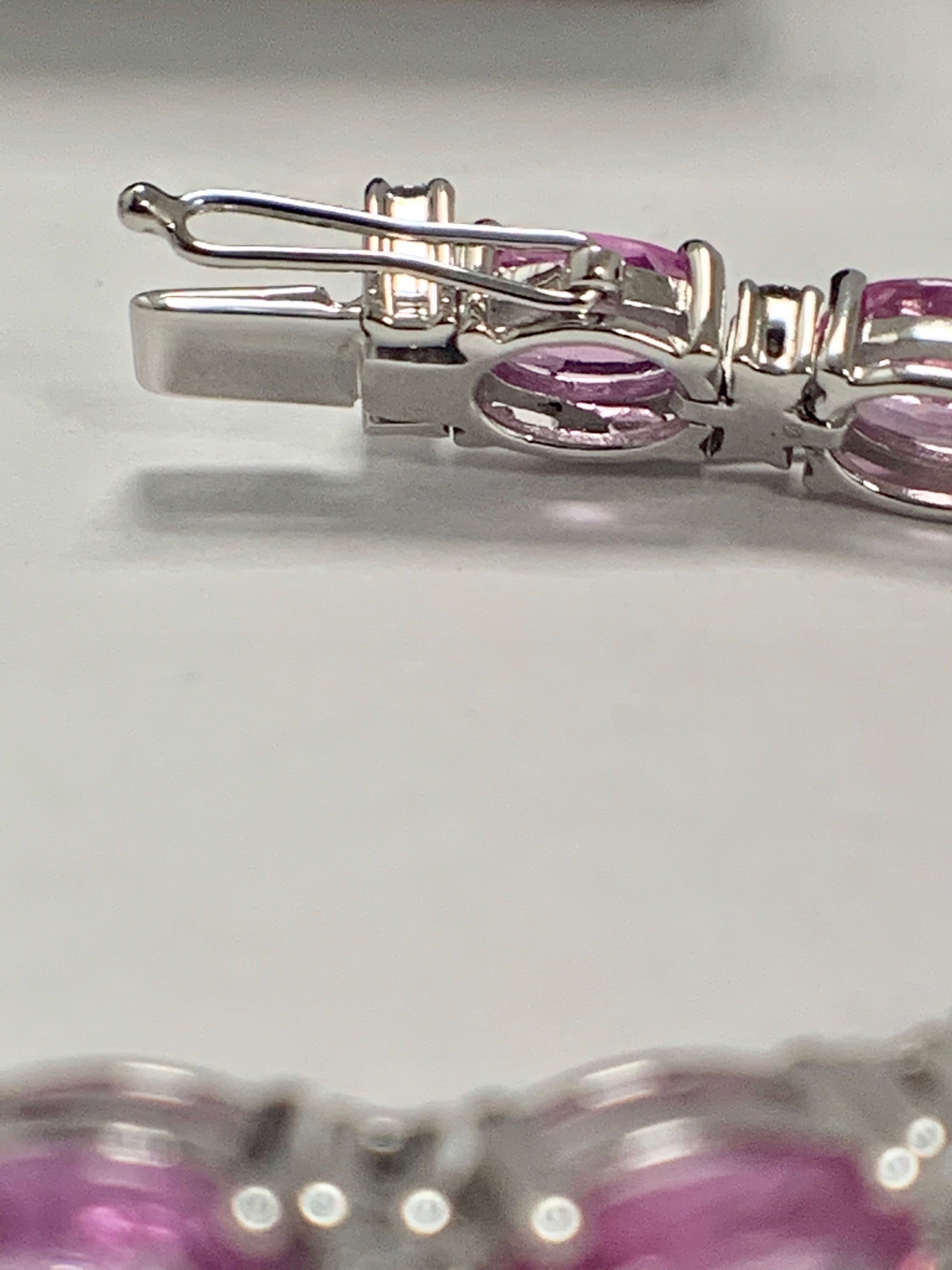 14ct White Gold Sapphire and Diamond bracelet featuring, 19 oval cut, pink Sapphires (15.93ct TSW) - Image 4 of 11