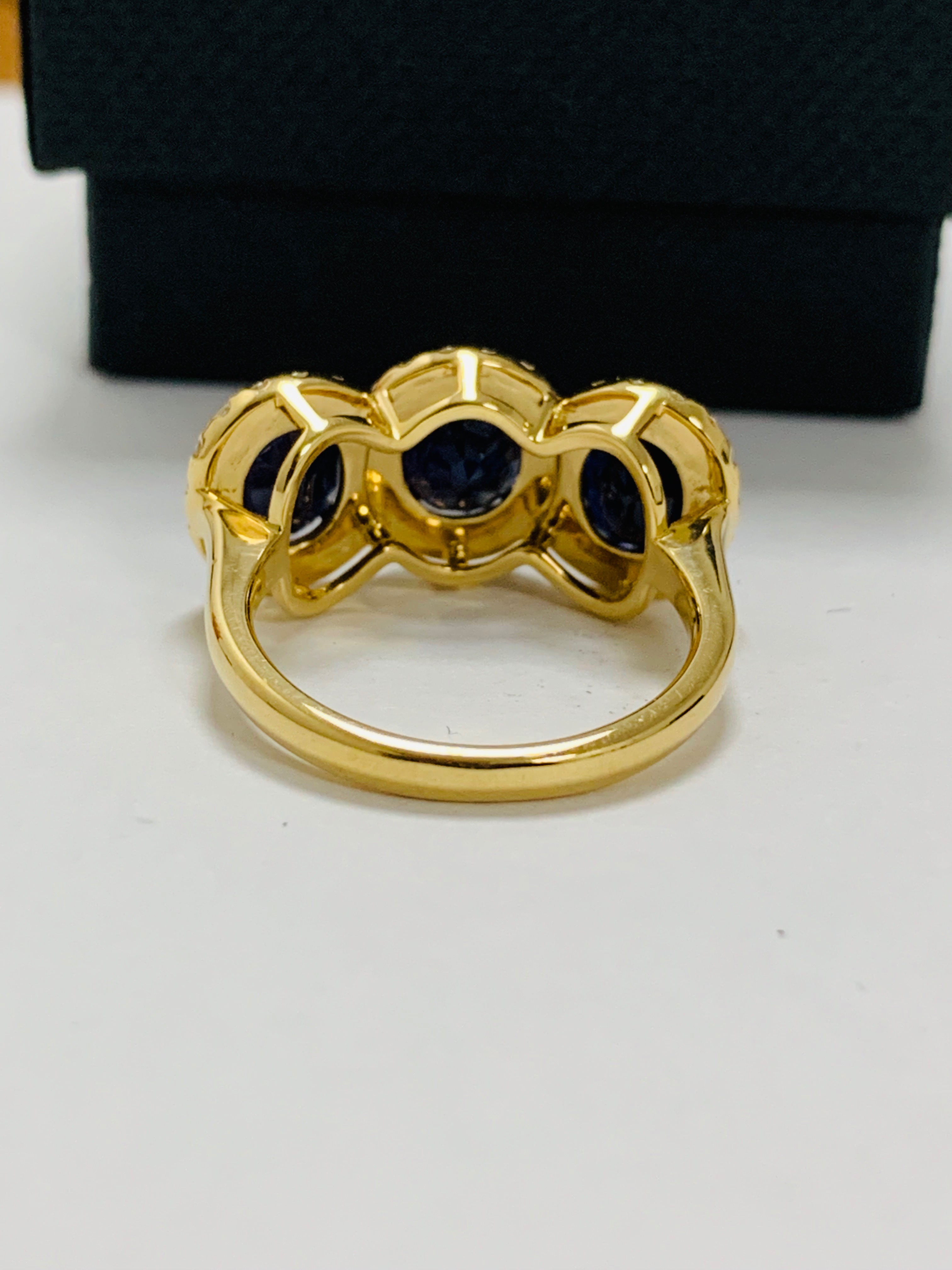 18ct yellow gold sapphire and diamond ring - Image 6 of 12