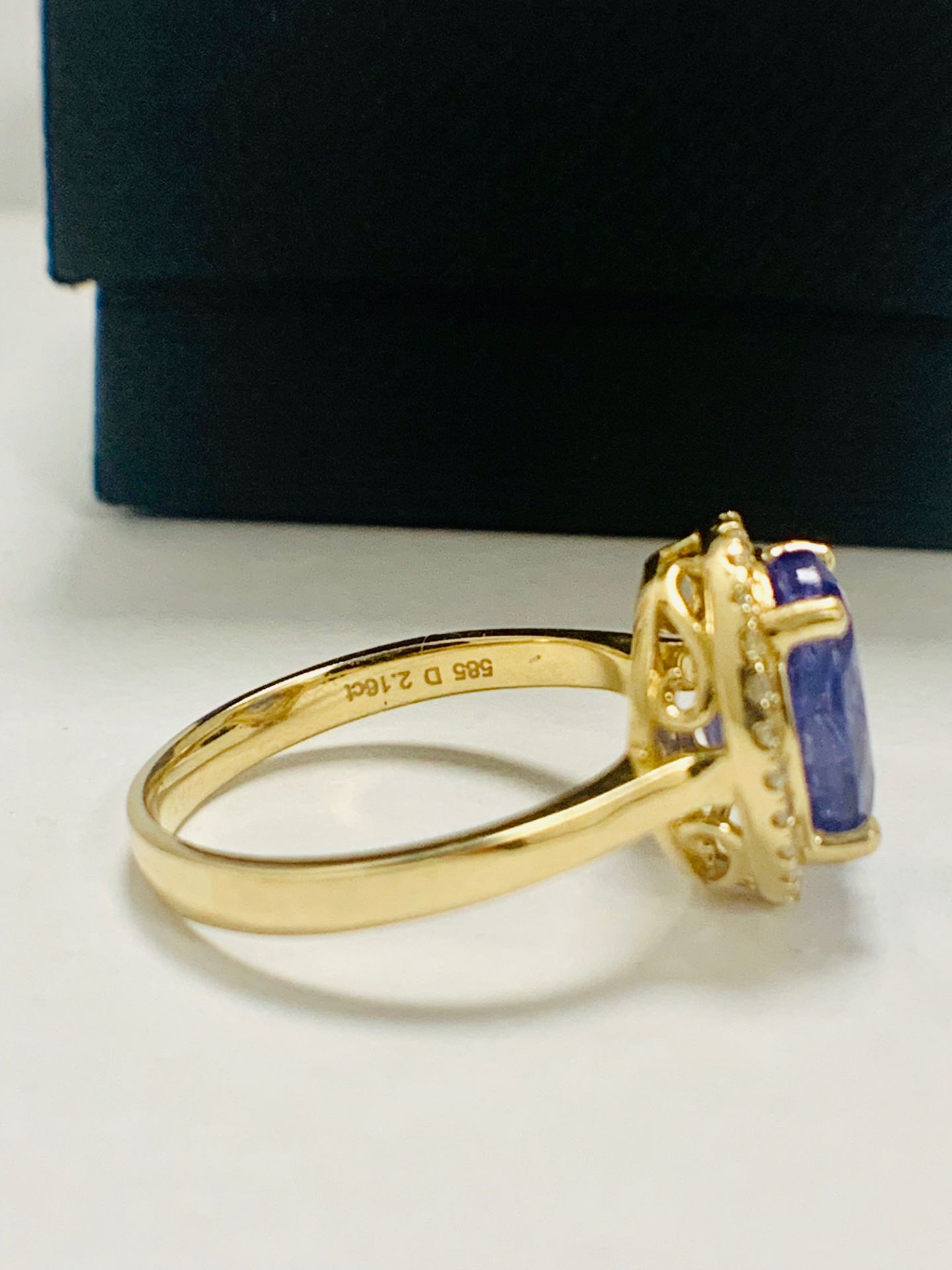 14ct Yellow Gold Tanzanite and Diamond ring - Image 8 of 13