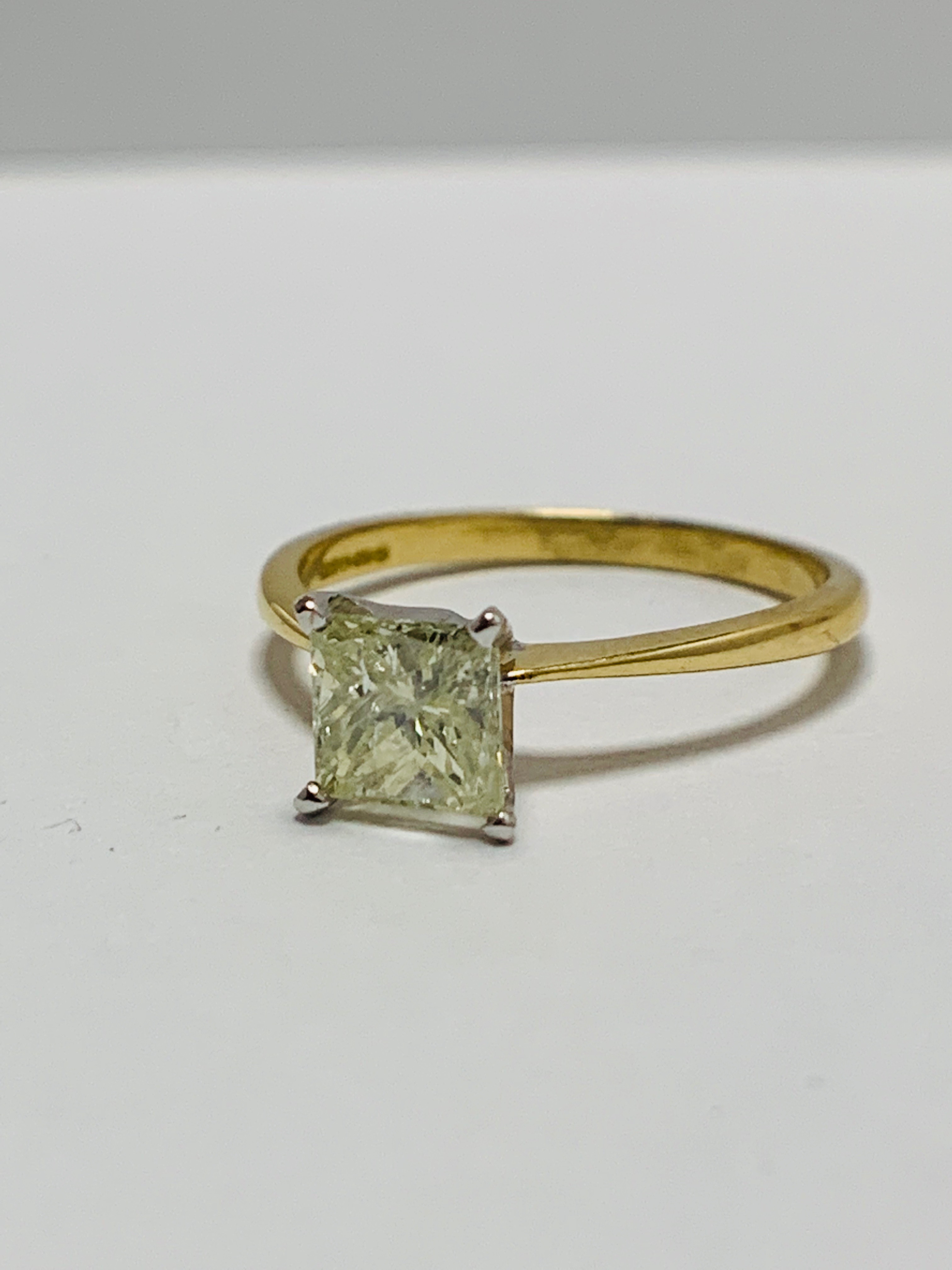 18ct Princess Cut natural diamond solitaire ring - Image 2 of 10