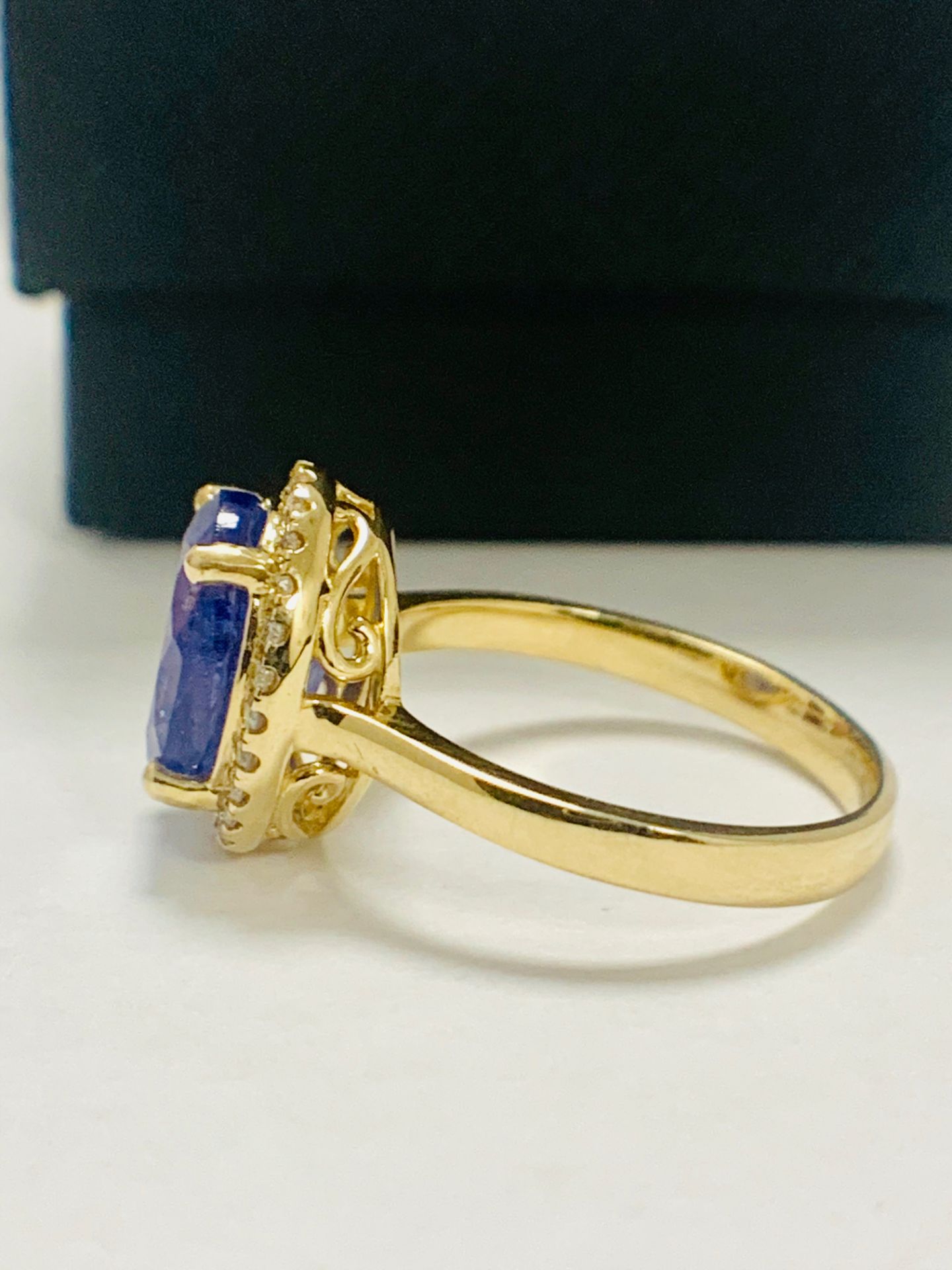 14ct Yellow Gold Tanzanite and Diamond ring - Image 4 of 13