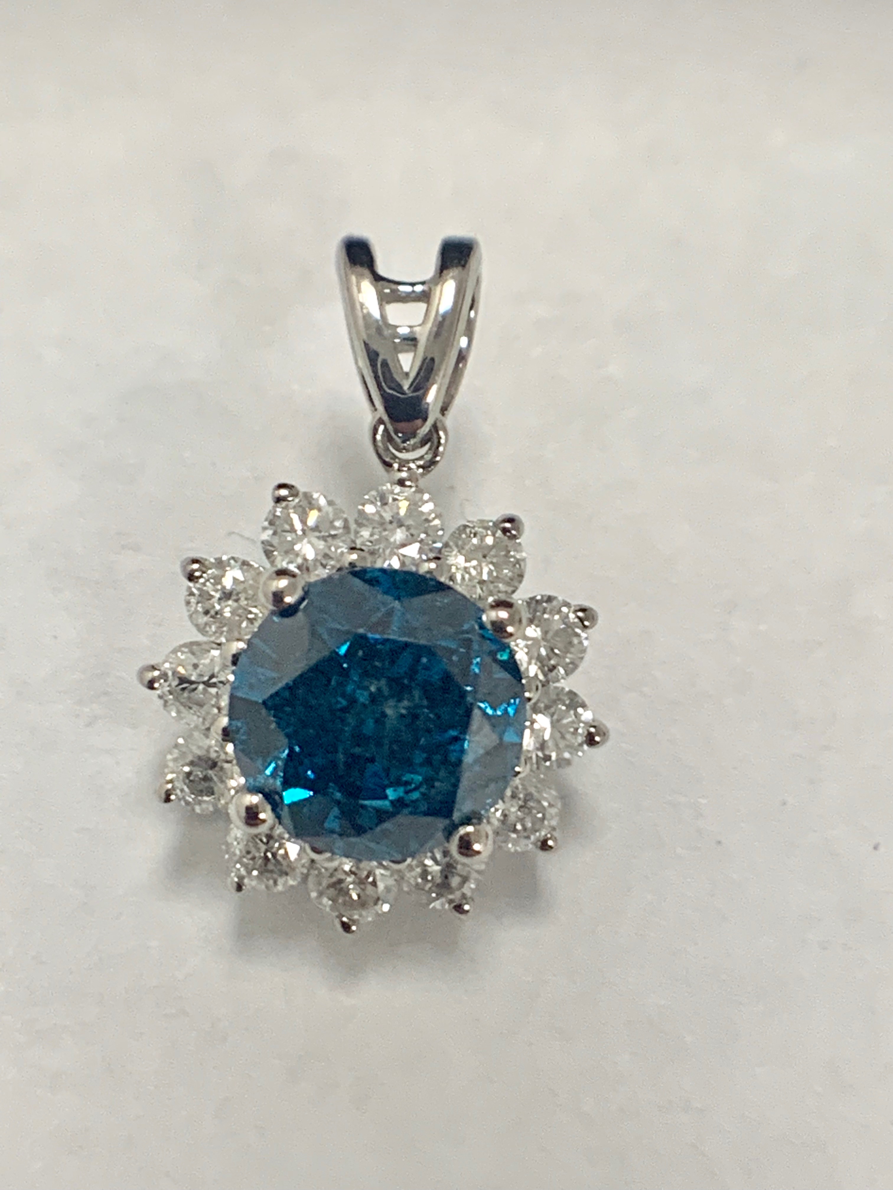 14ct White Gold Diamond pendant featuring centre, round brilliant cut, blue Diamond (1.70ct) - Image 7 of 9