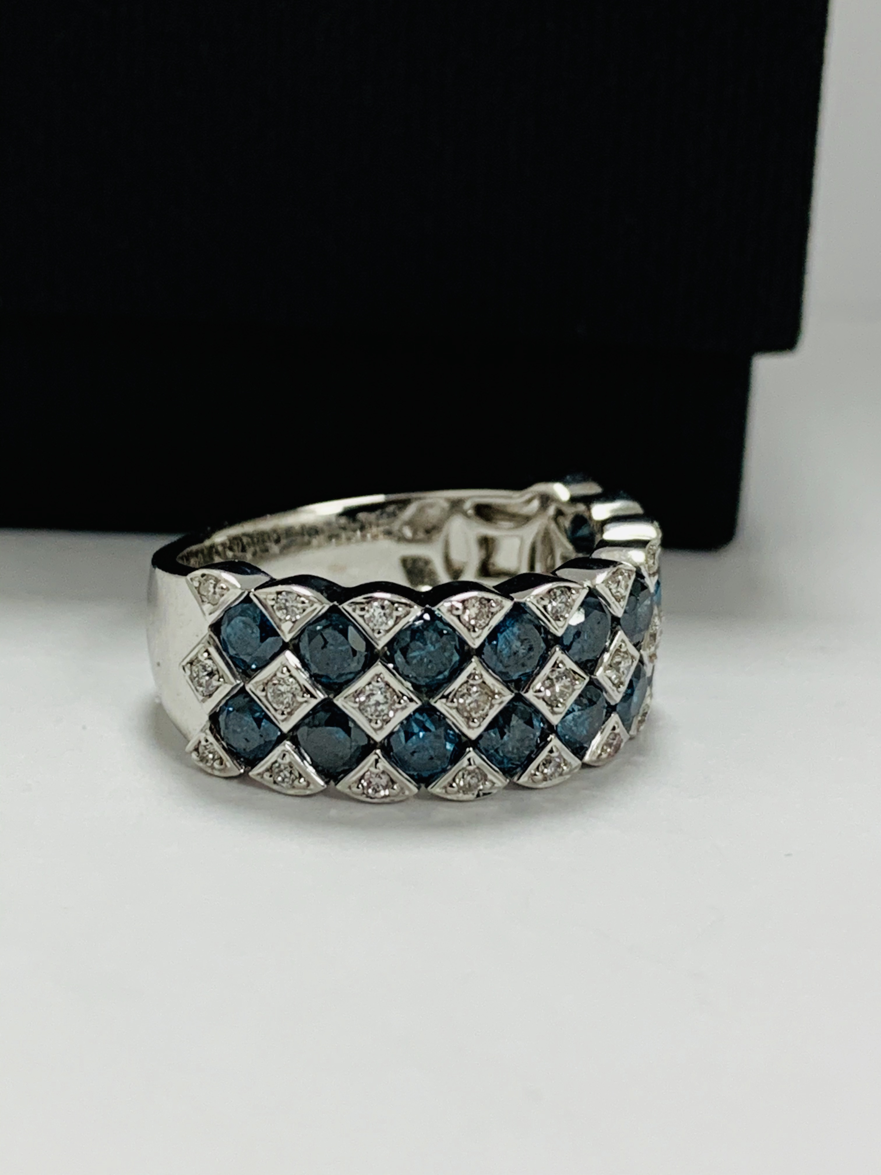 14ct White Gold Diamond ring featuring, 18 round brilliant cut, blue Diamonds (1.88ct TDW), channel - Image 8 of 13