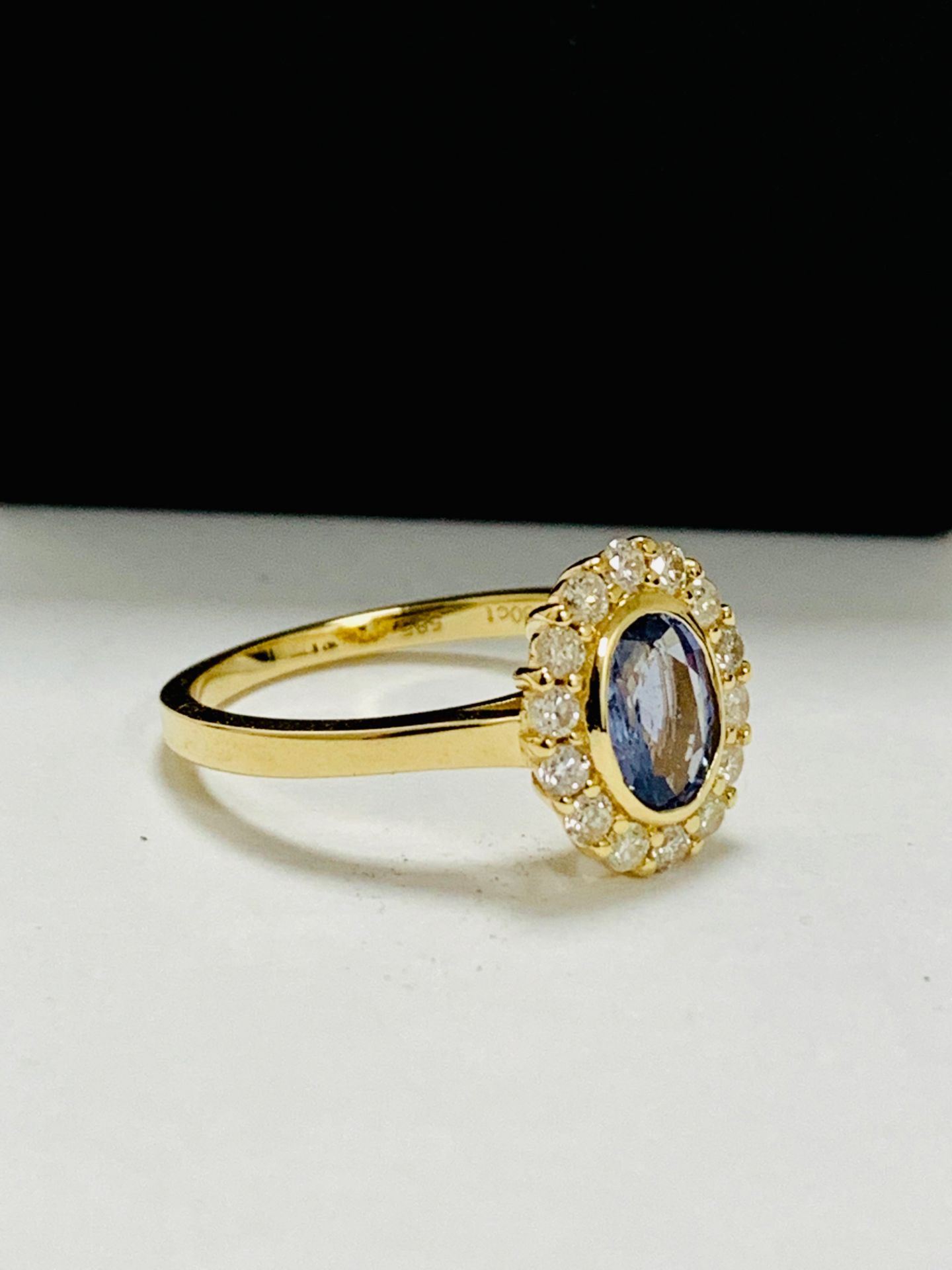 14ct yellow gold sapphire and diamond ring. - Image 8 of 11