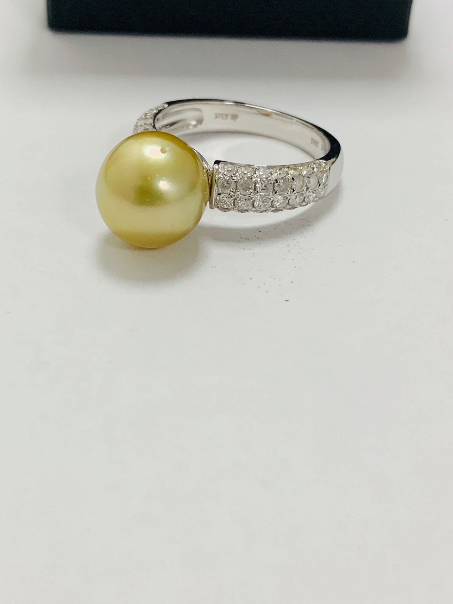 14ct white gold pearl & diamond ring. - Image 6 of 13