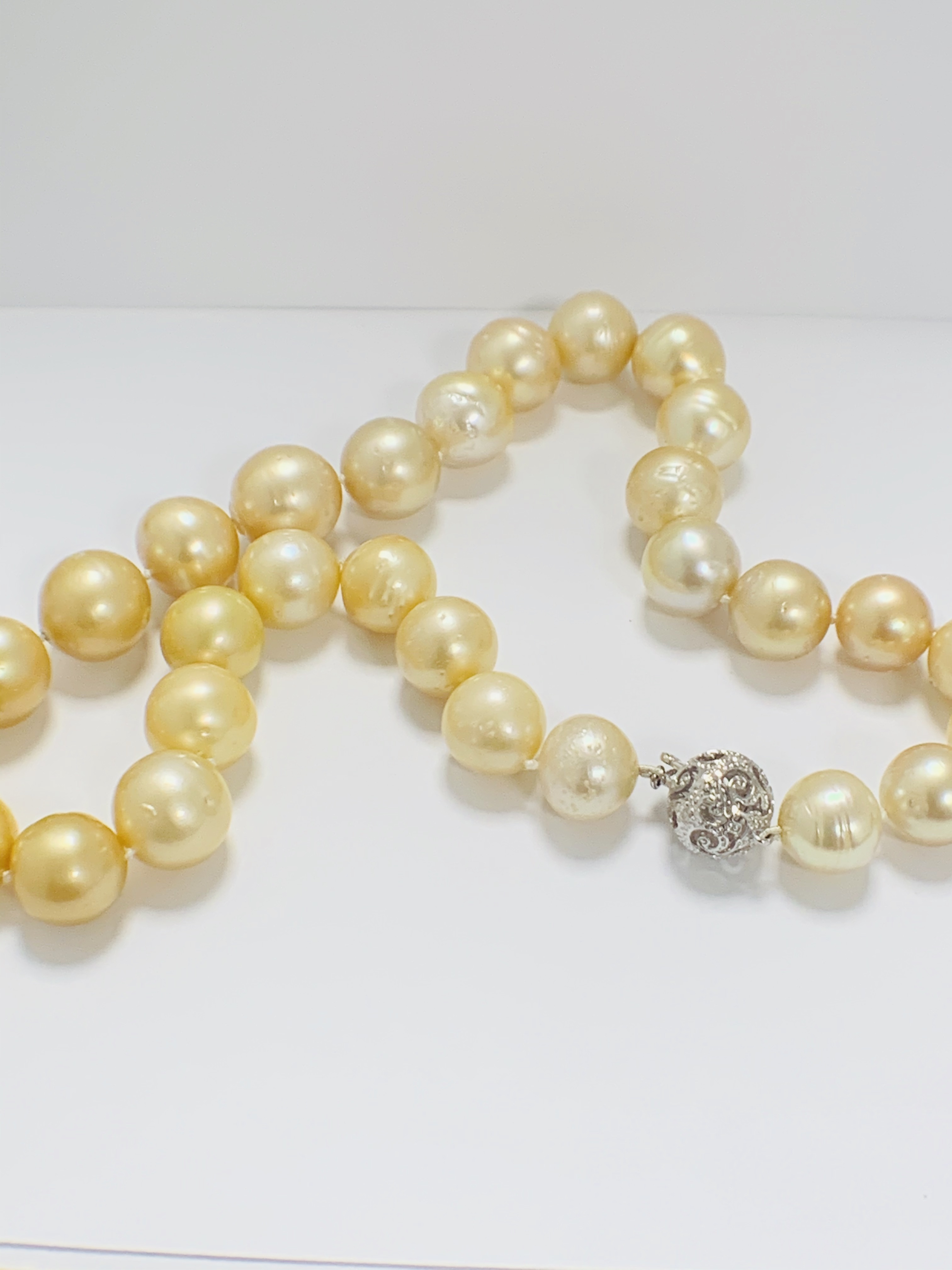Pearl and Diamond necklace strand featuring, 33 South Sea Pearls, with 4 round brilliant cut Diamond - Image 5 of 13
