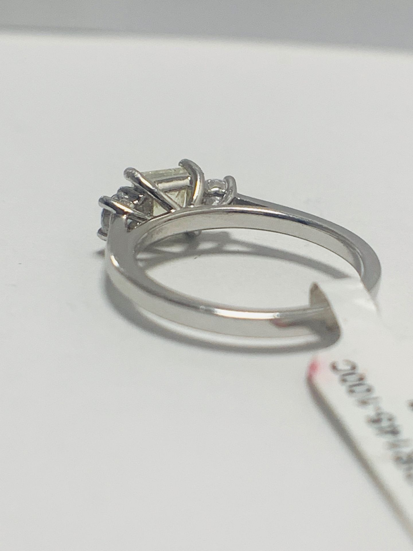 Platinum diamond three stone ring 1.50ct - Image 4 of 8