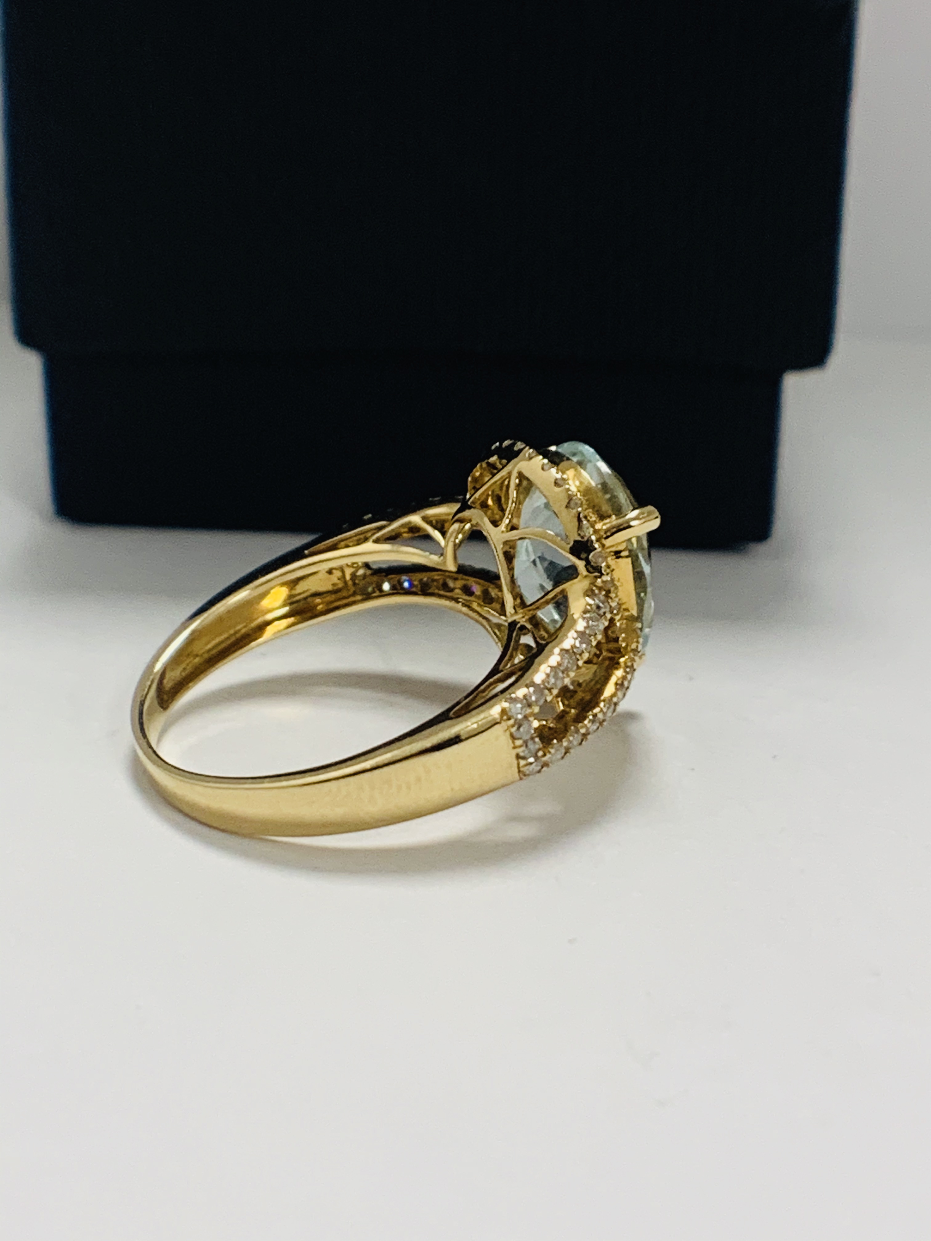 14ct Yellow Gold Aquamarine and Diamond ring featuring centre, pear cut Aquamarine (4.75ct), claw se - Image 3 of 10