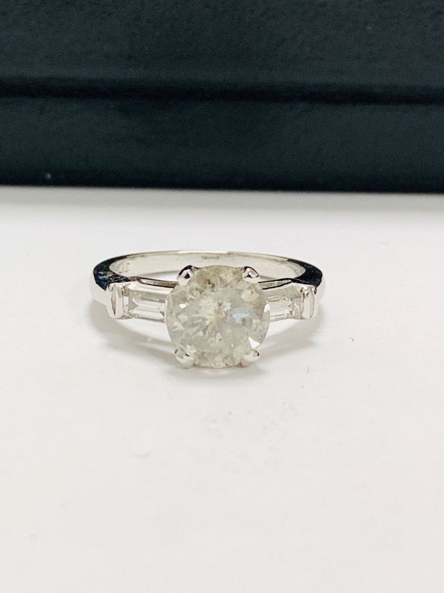 platinum diamond ring featuring - Image 8 of 12