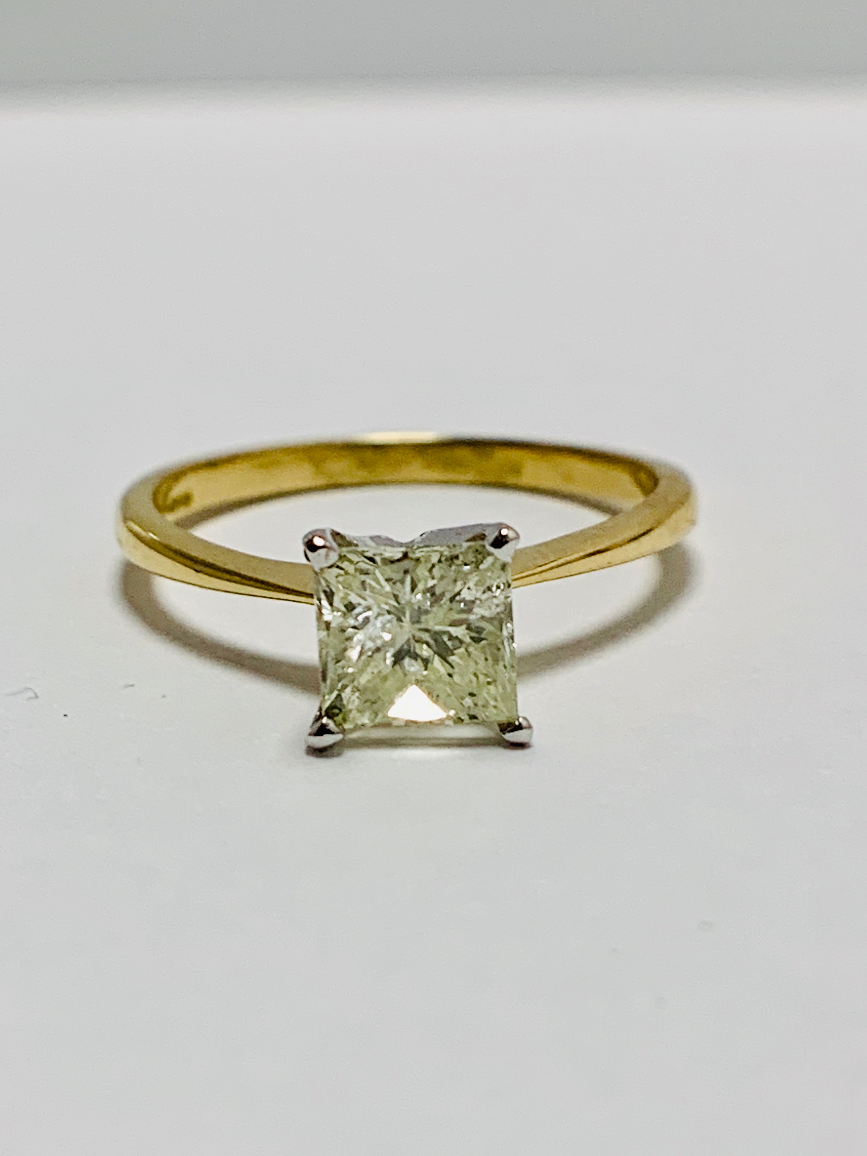 18ct Princess Cut natural diamond solitaire ring