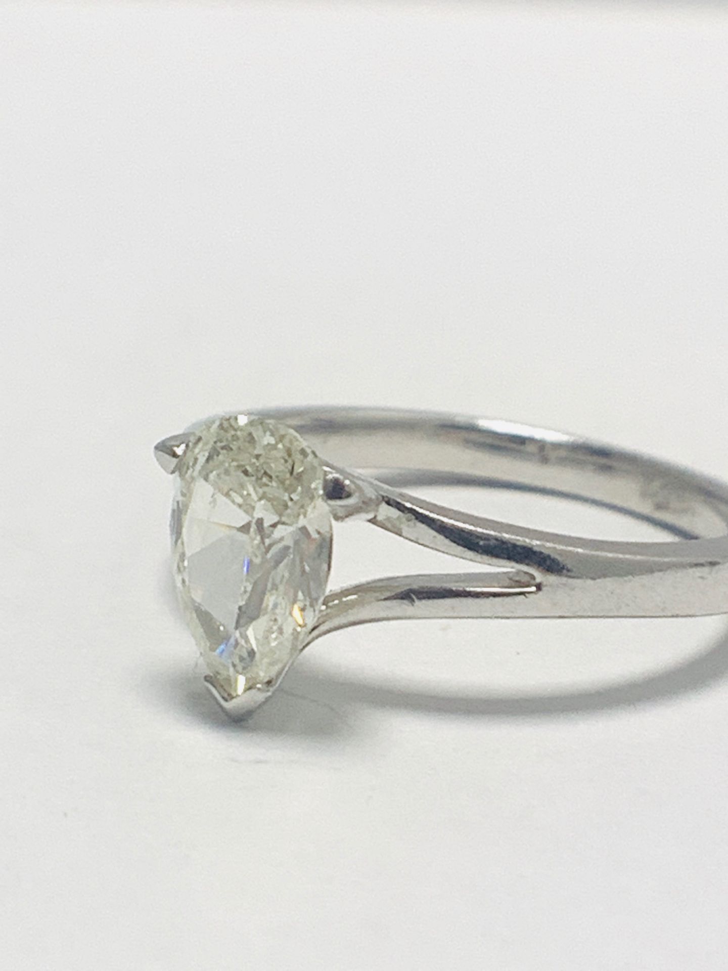 1ct Pearshape Diamond PLatinum Solitaire Ring. - Image 6 of 10