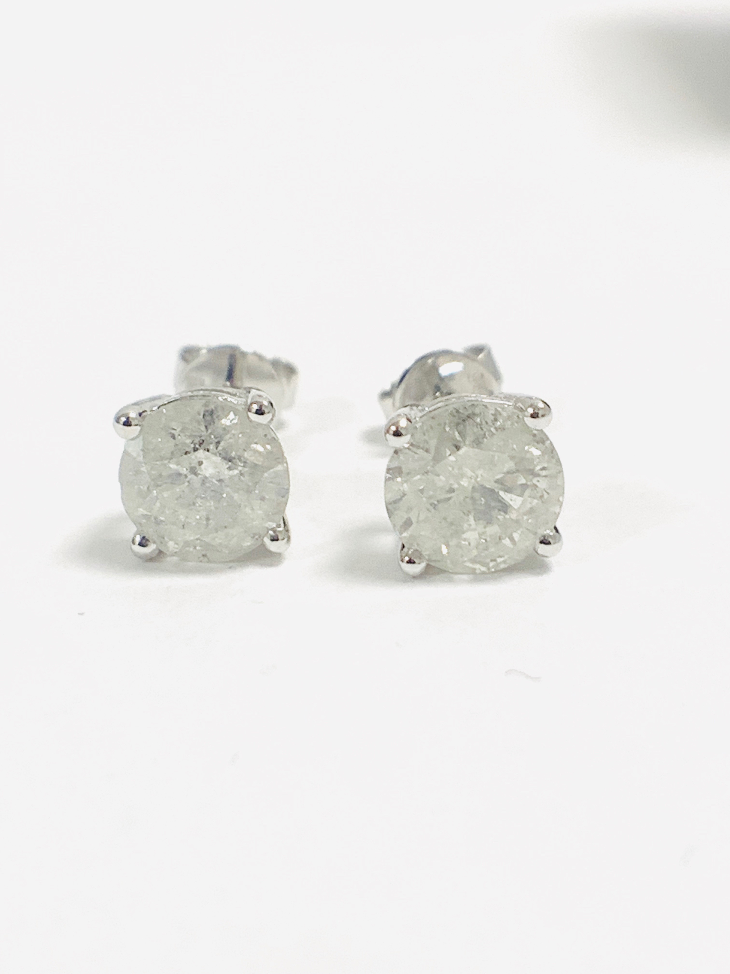 14ct White Gold Diamond stud earrings featuring, 2 round brilliant cut Diamonds (2.03ct TDW), 4-claw - Image 6 of 10