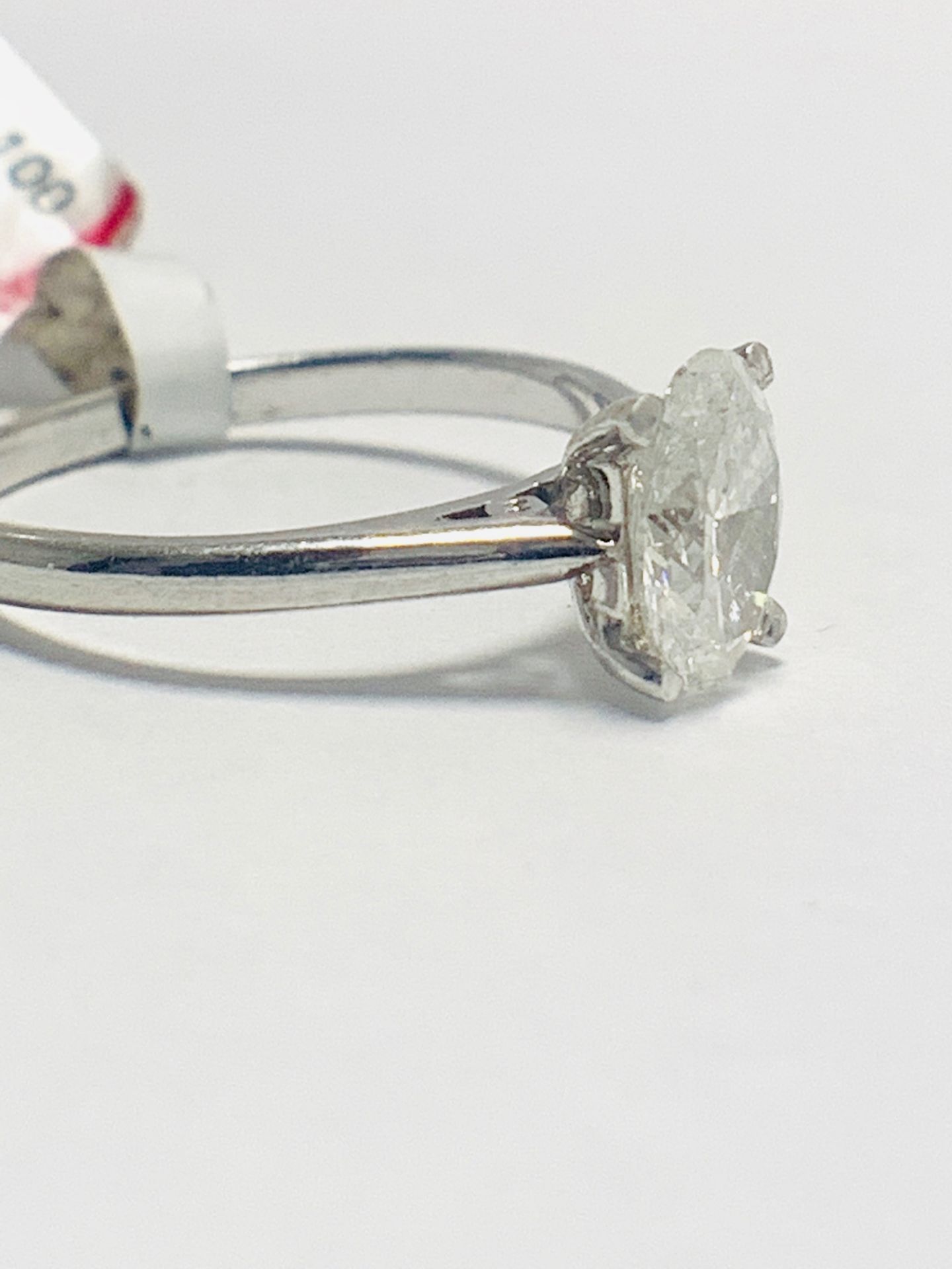 1ct Oval diamond solitaire platinum ring - Image 5 of 9