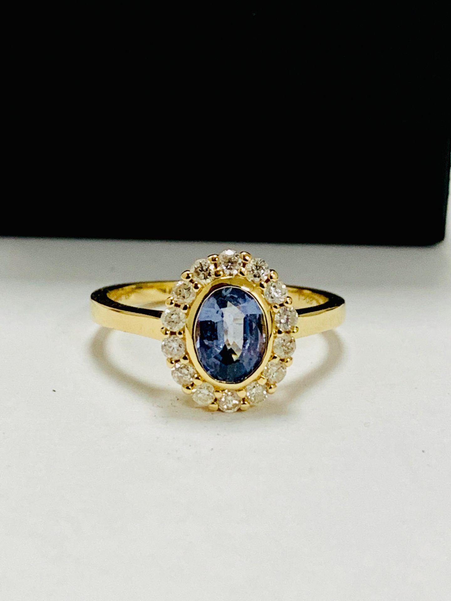 14ct yellow gold sapphire and diamond ring. - Image 9 of 11