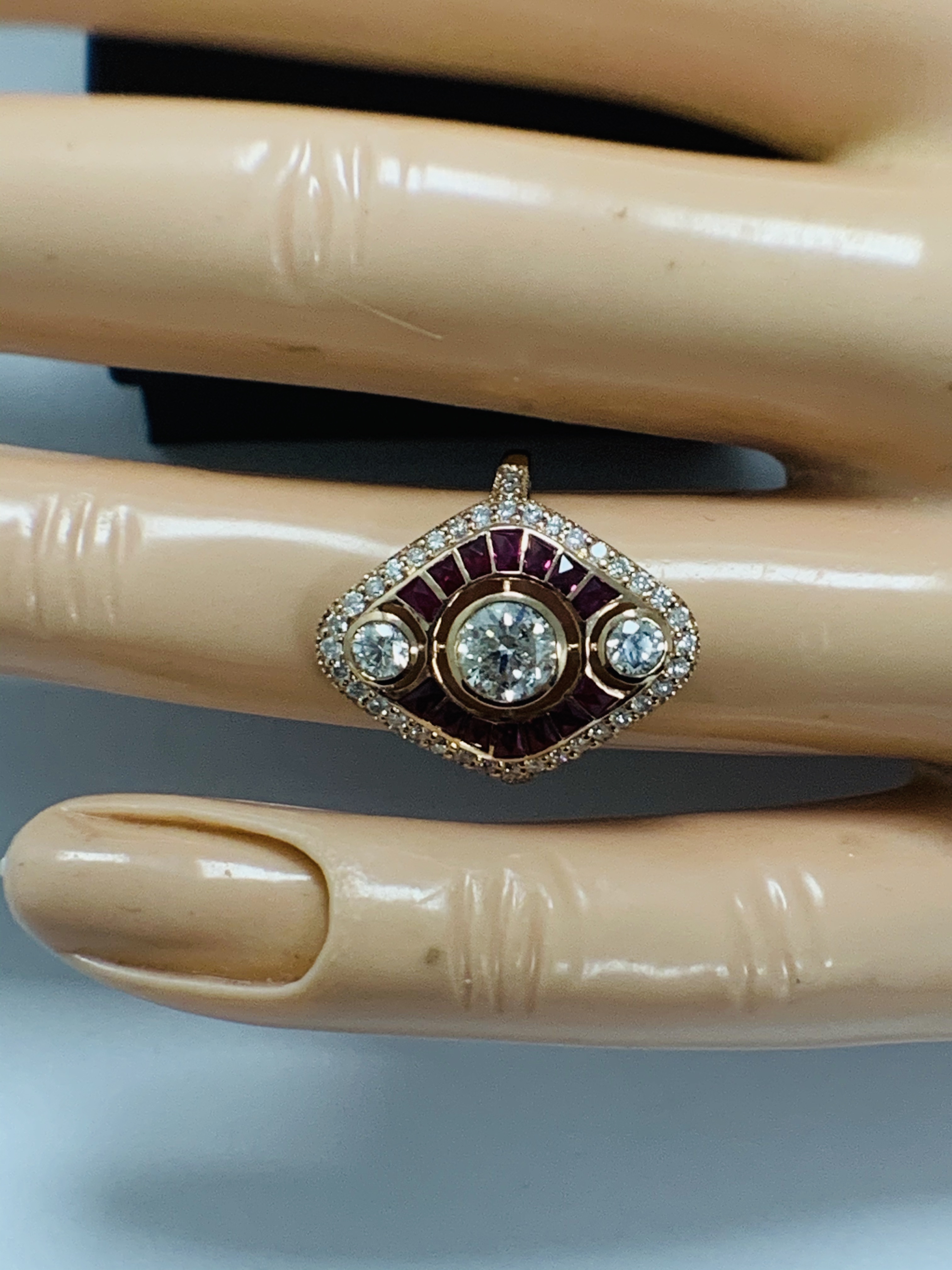 14ct Rose Gold Ruby and Diamond ring featuring centre, round brilliant cut Diamond (0.51ct), bezel s - Image 9 of 10