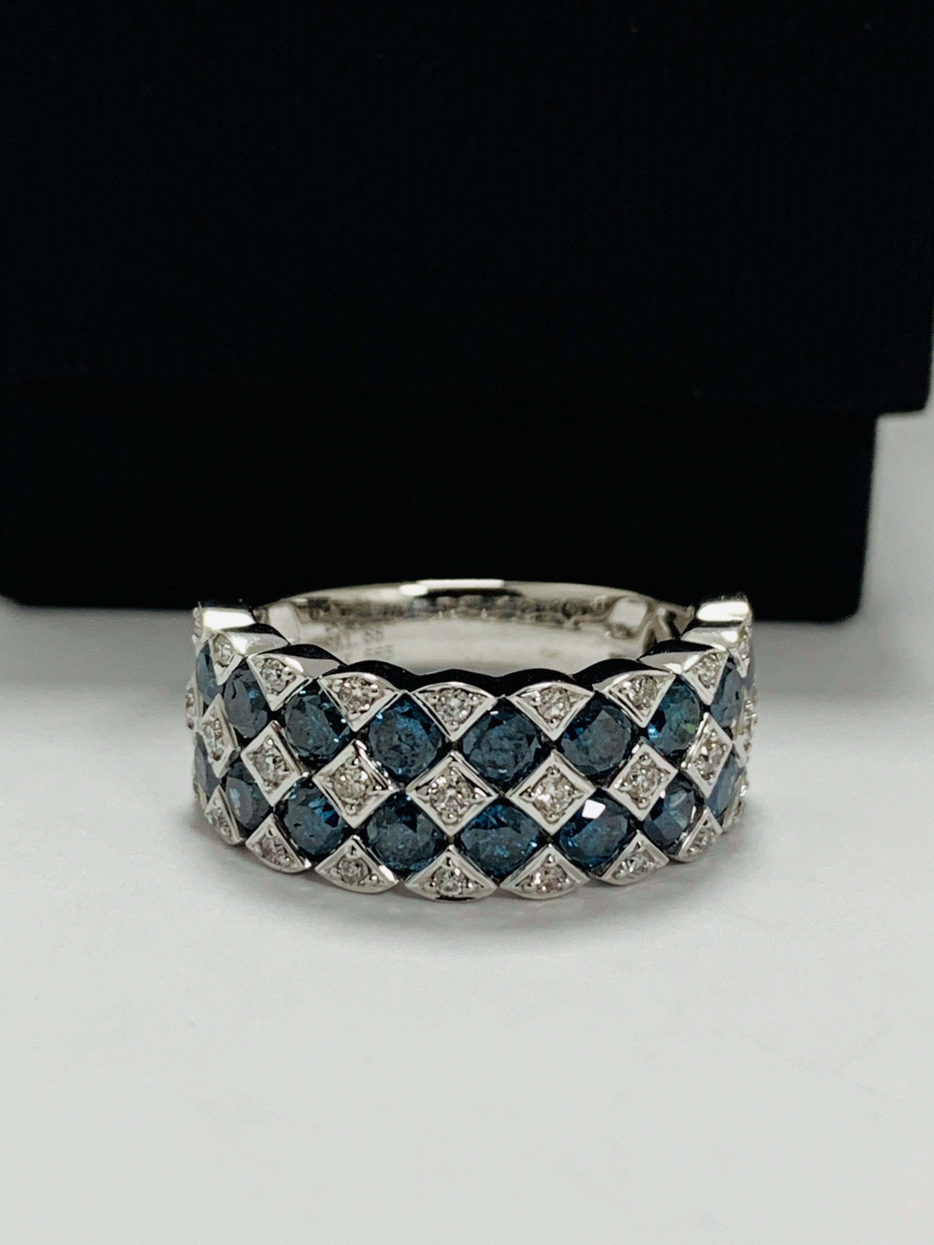 14ct White Gold Diamond ring featuring, 18 round brilliant cut, blue Diamonds (1.88ct TDW), channel - Image 9 of 13