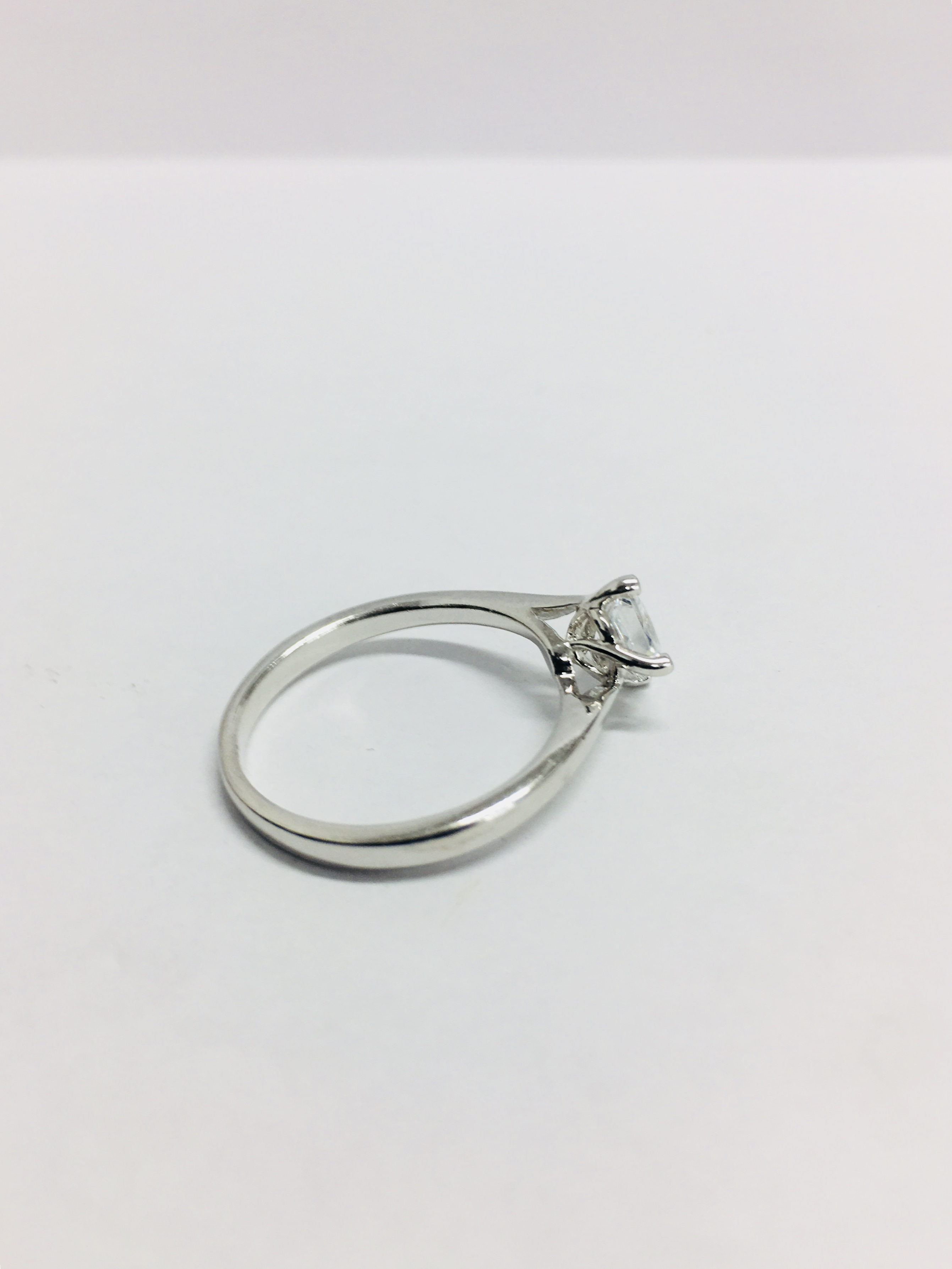 1.02Ct Princess Cut Diamond Solitaire Ring, - Image 6 of 7