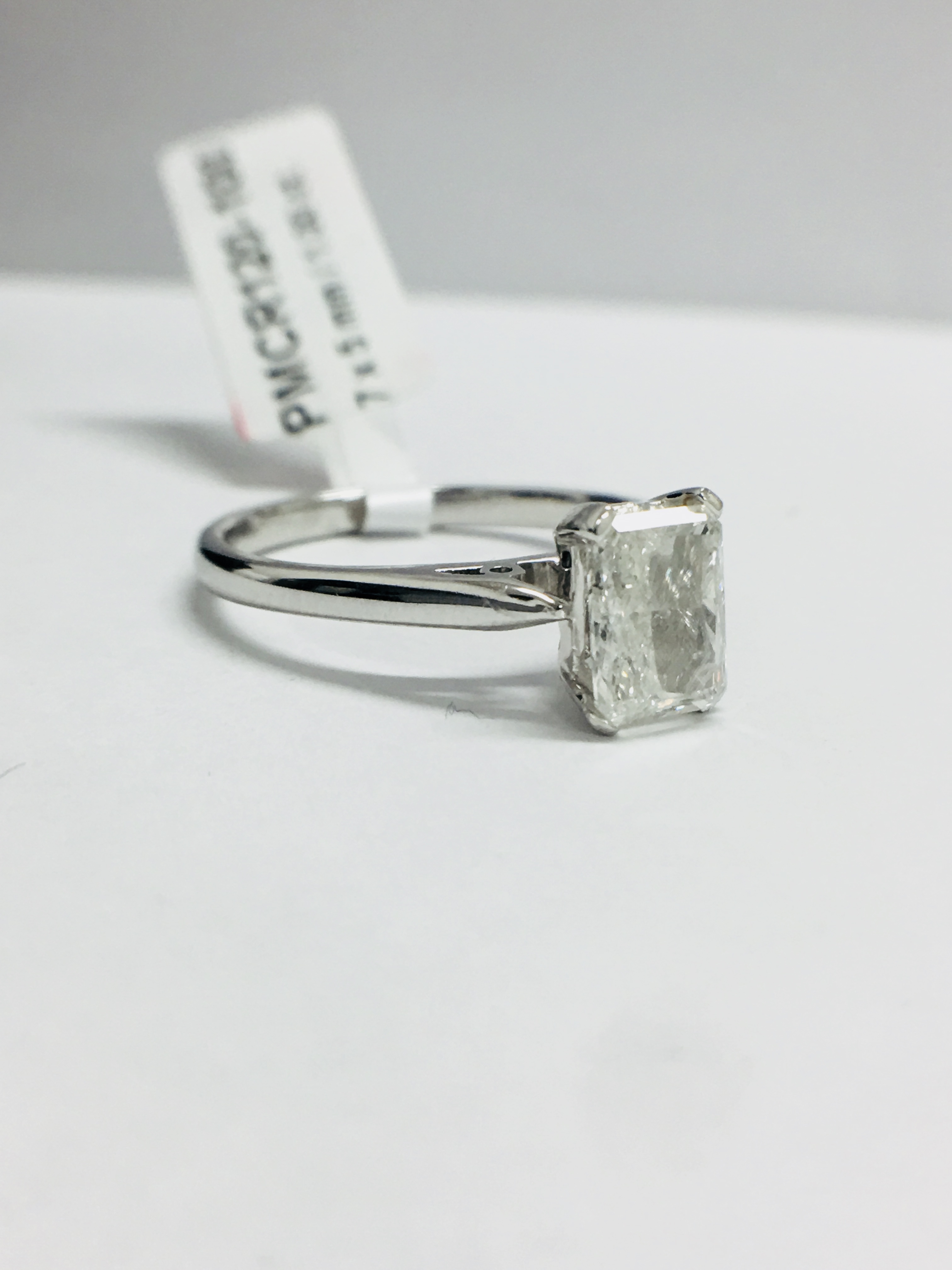 1Ct Radiant Cut Diamond Solitaire Platinum Ring, - Image 7 of 7
