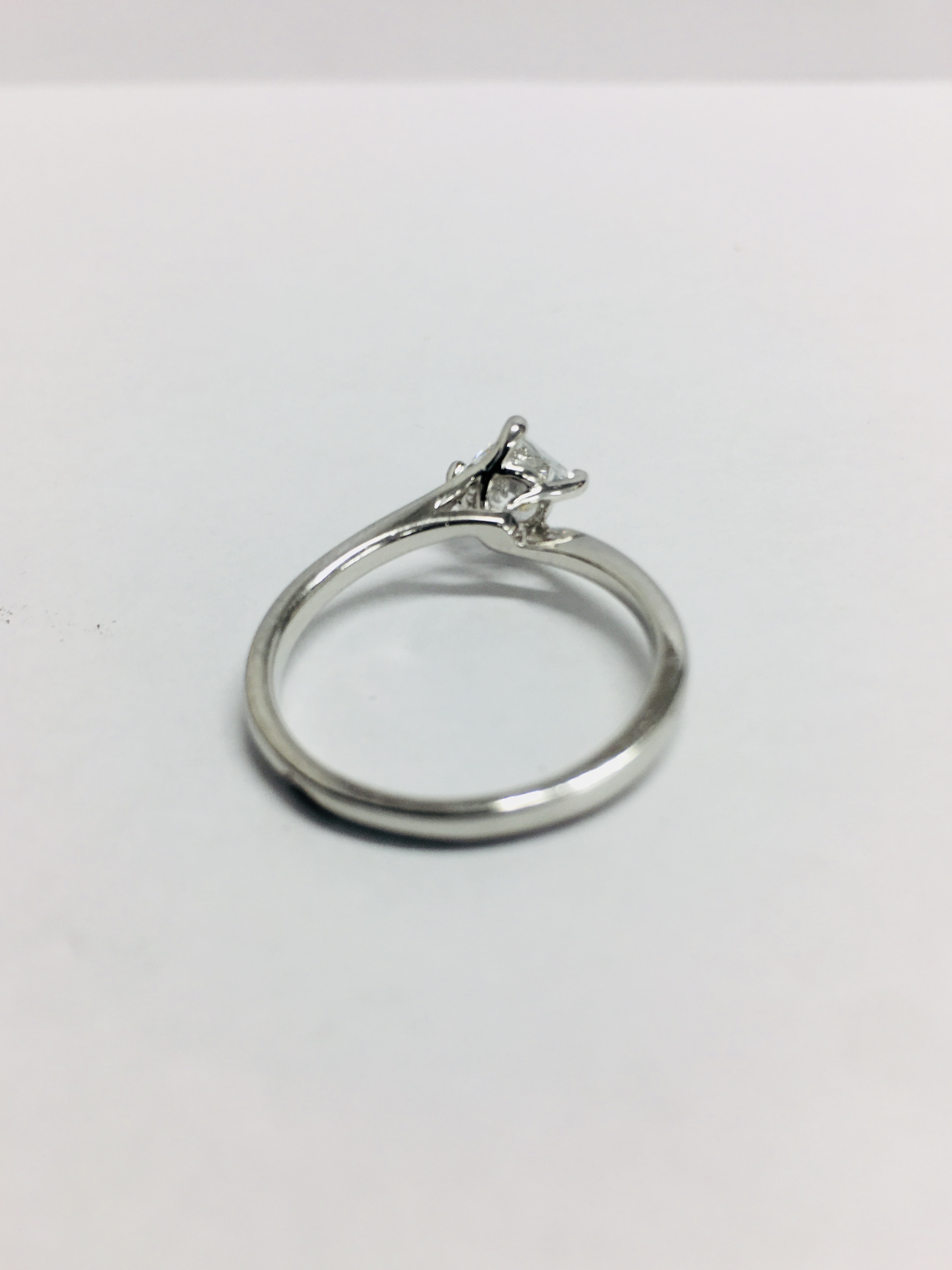 1.02Ct Princess Cut Diamond Solitaire Ring, - Image 5 of 7