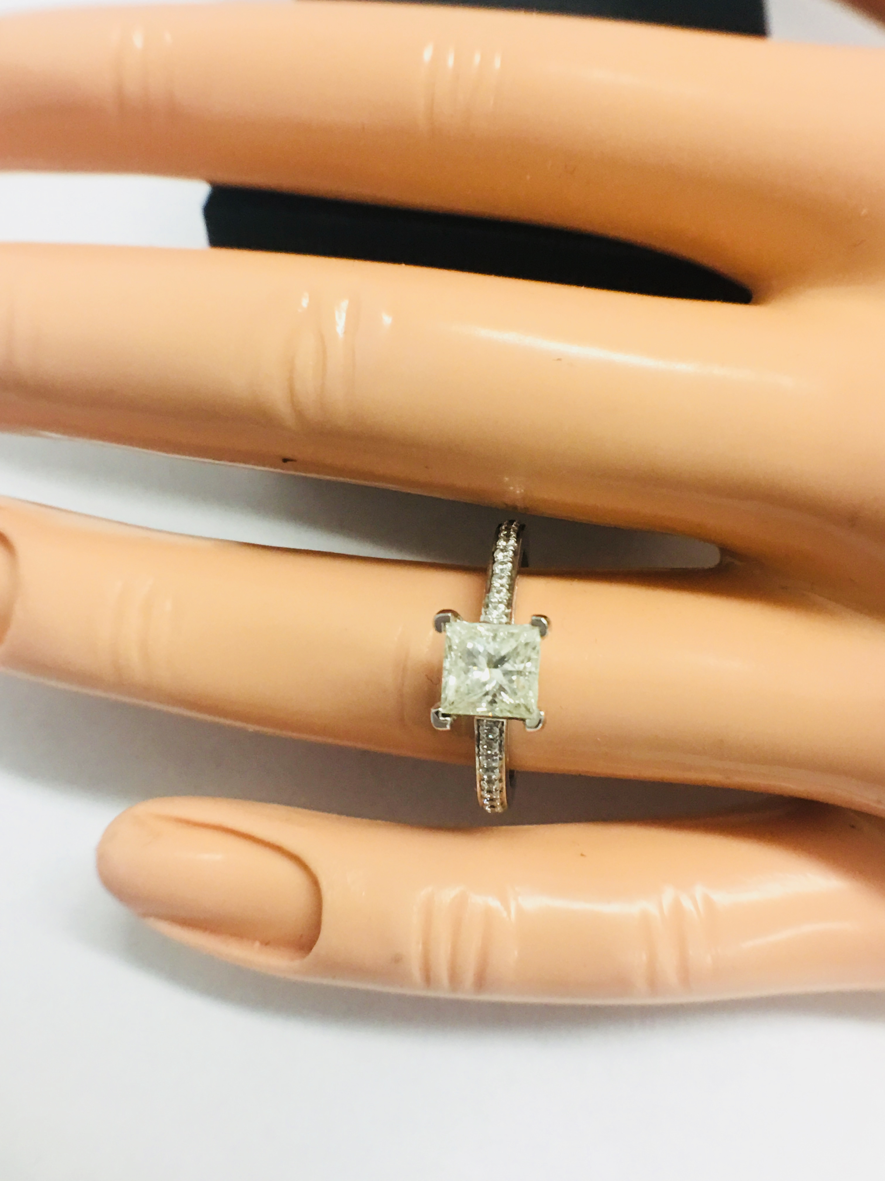 Platinum Diamond Solitaire Princess Ring 1Ct, - Image 9 of 9