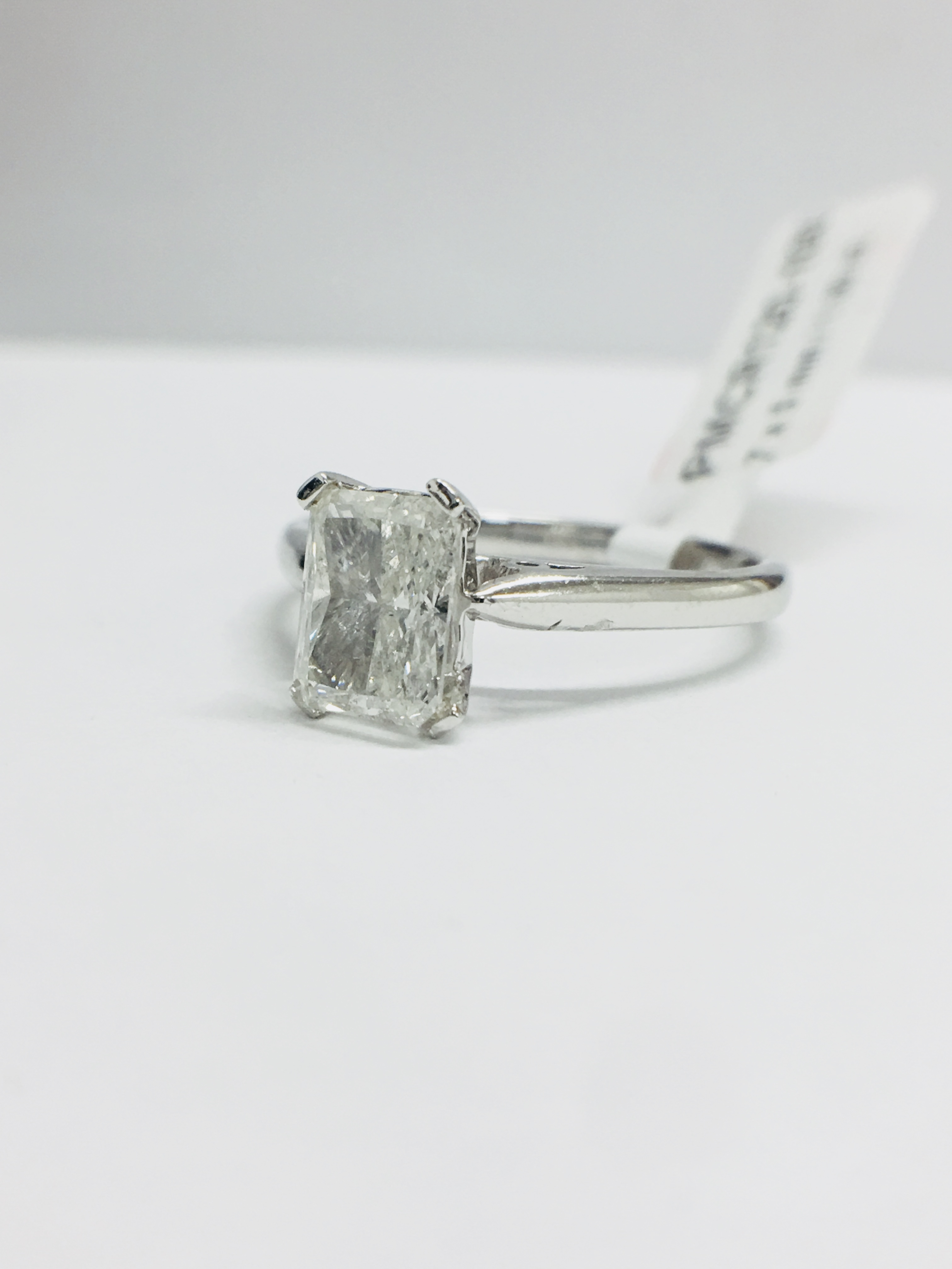 1Ct Radiant Cut Diamond Solitaire Platinum Ring, - Image 3 of 7