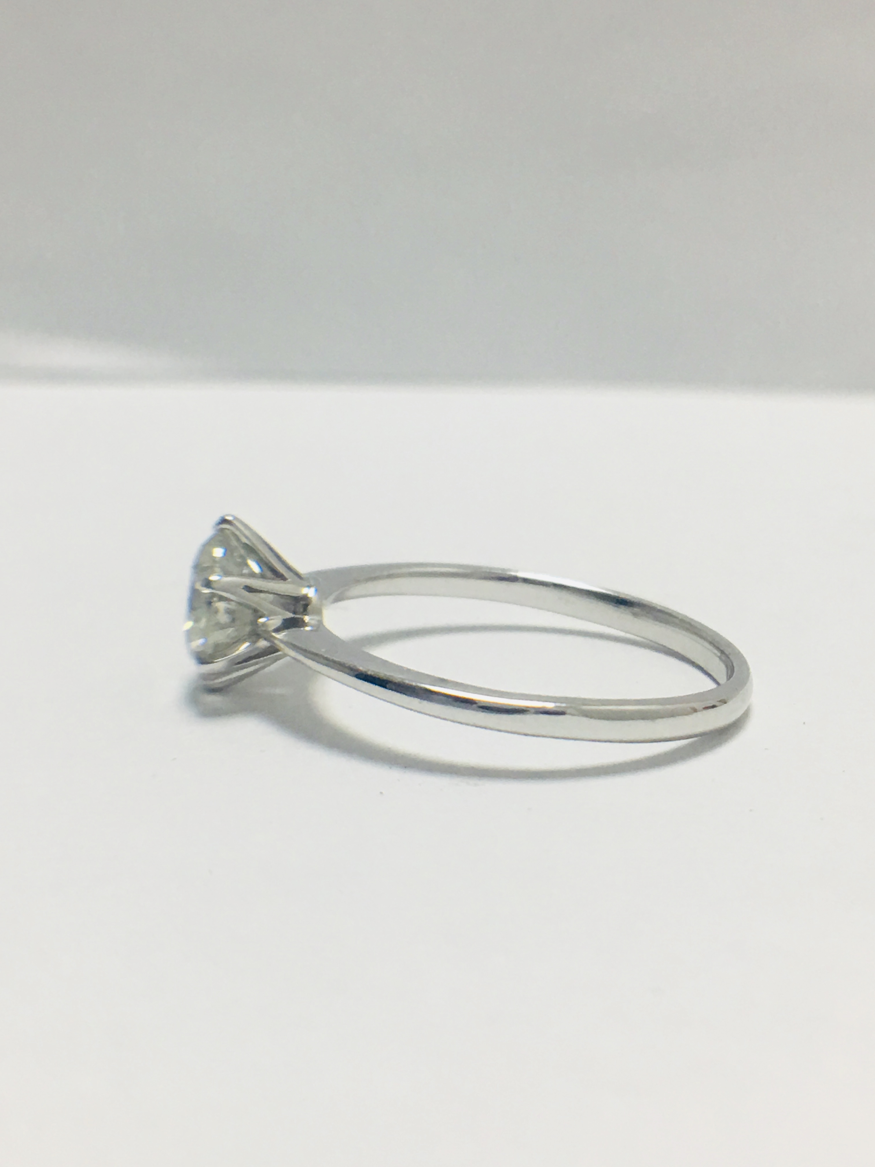 Platinum 1 carat diamond solitaire ring,WGI certification - Image 3 of 10